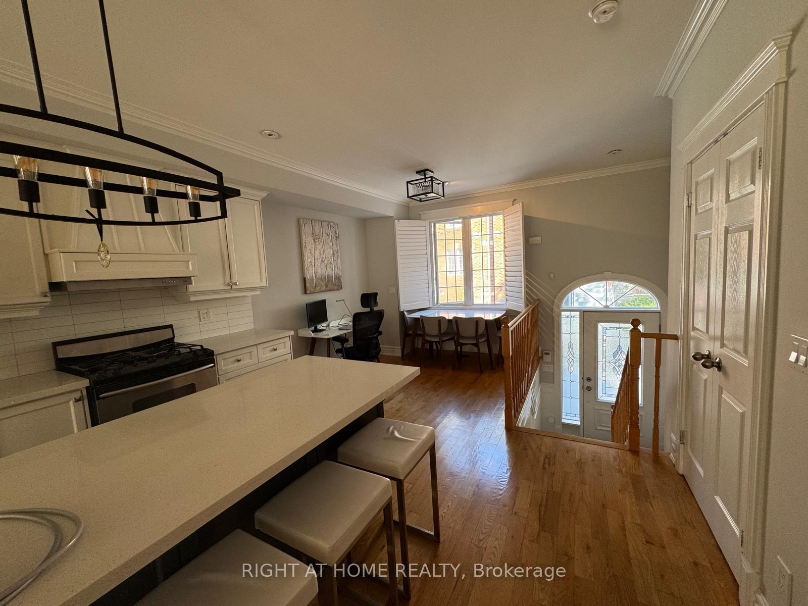 Photo 12 of Unit 36, 32 Rusholme Park Crescent, Toronto, Little Portugal — HOMEH