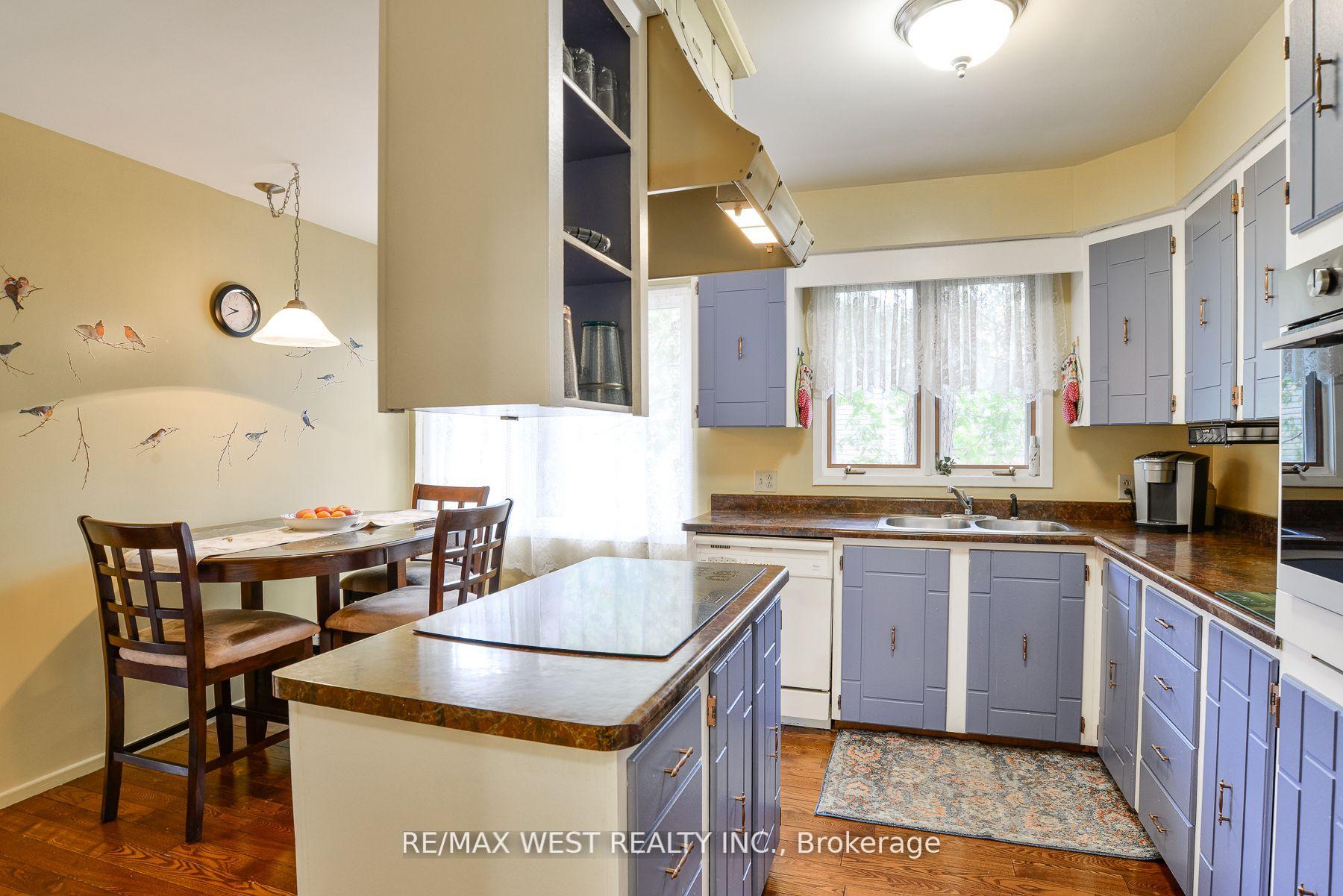 Photo 5 of 640 David Street, Gravenhurst, Muskoka (S) — HOMEH