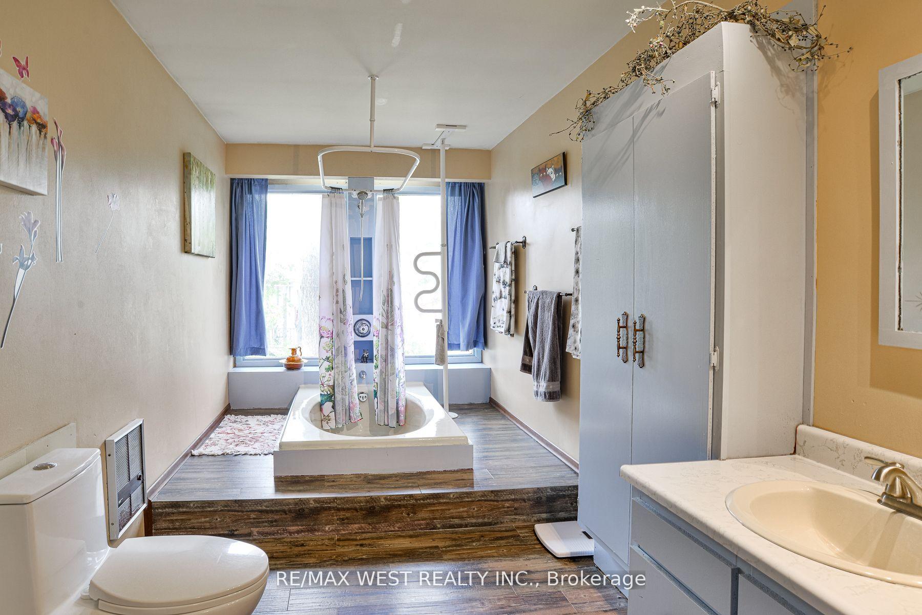 Photo 12 of 640 David Street, Gravenhurst, Muskoka (S) — HOMEH
