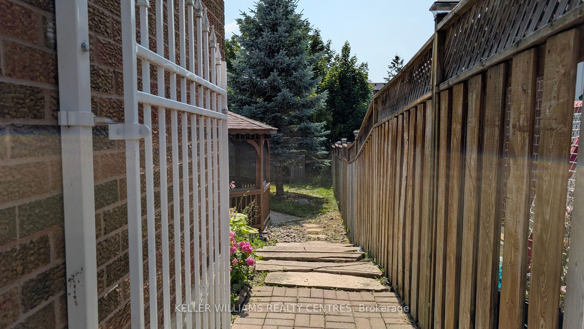 Photo 3 of Unit LOWER, 96 Carrick Avenue, Georgina, Keswick North — HOMEH