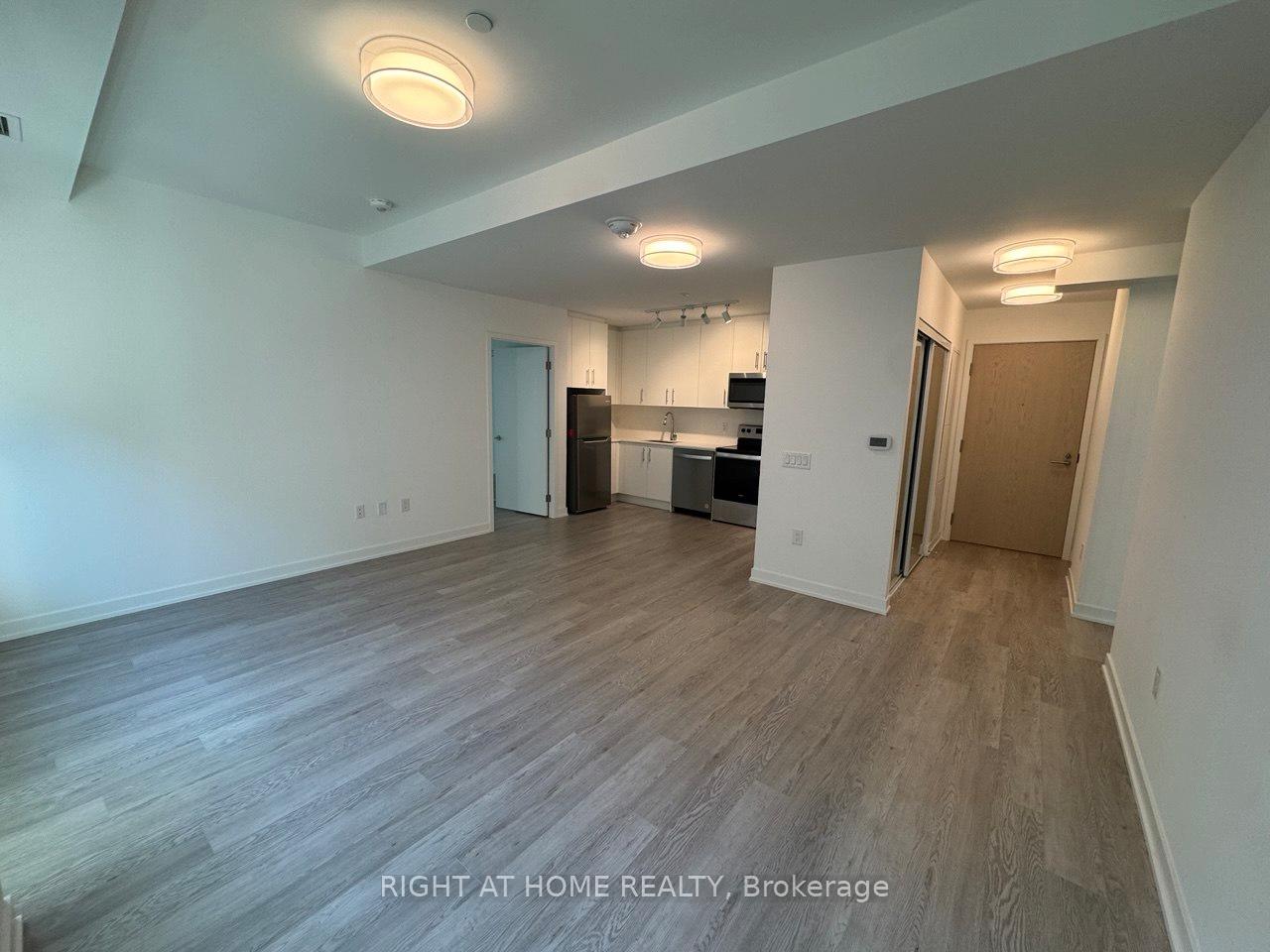 Photo 6 of Unit 201, 3 Strathgowan Avenue, Toronto, Lawrence Park South — HOMEH