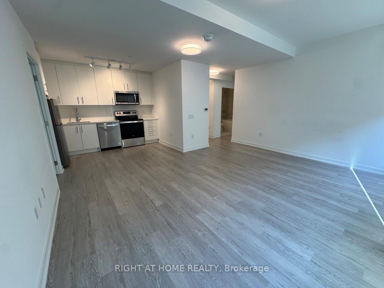 Photo 7 of Unit 201, 3 Strathgowan Avenue, Toronto, Lawrence Park South — HOMEH