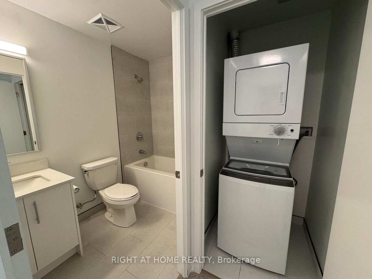 Photo 14 of Unit 201, 3 Strathgowan Avenue, Toronto, Lawrence Park South — HOMEH