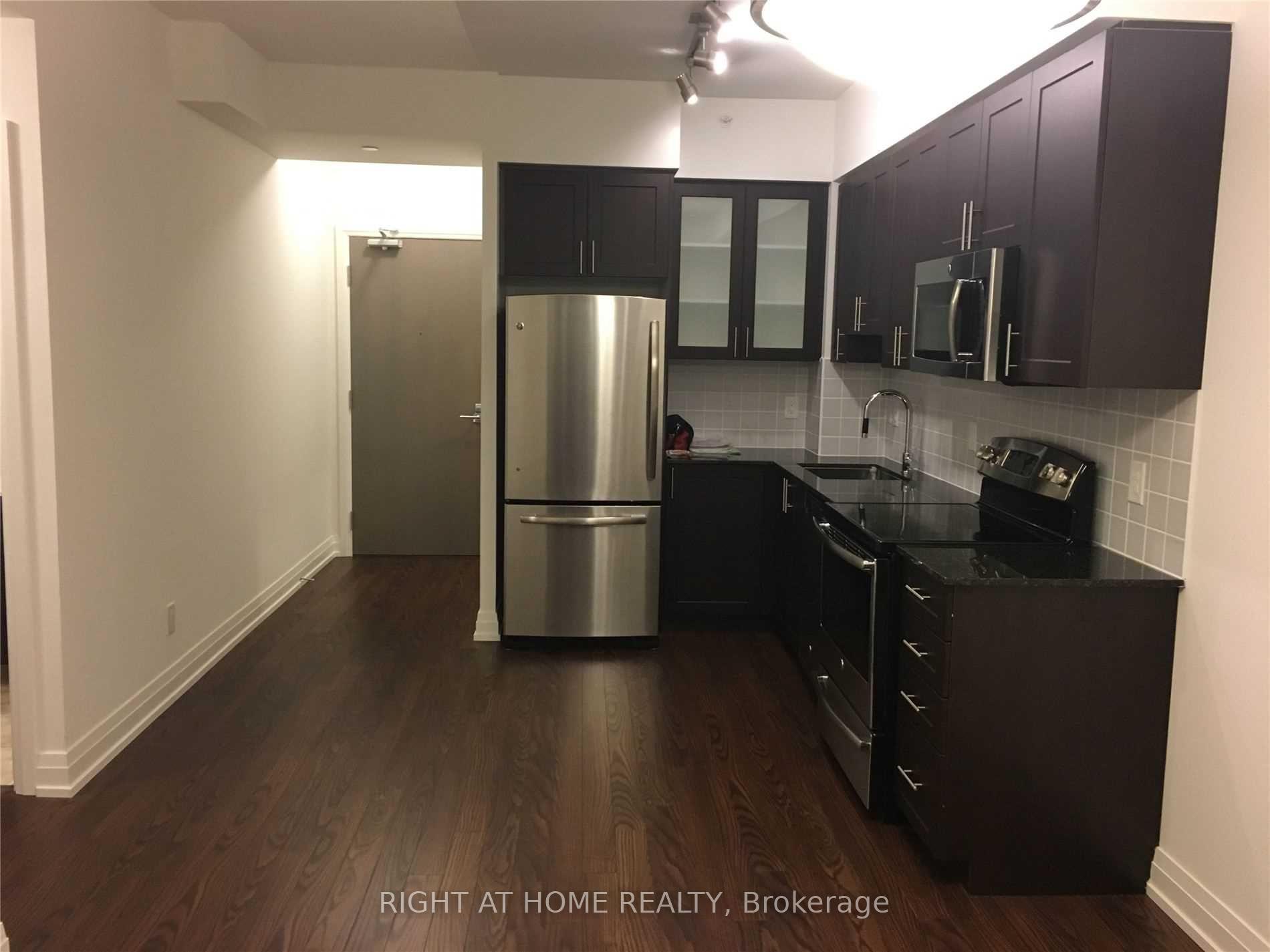 Photo 5 of Unit 716, 7167 Yonge Street, Markham, Thornhill — HOMEH