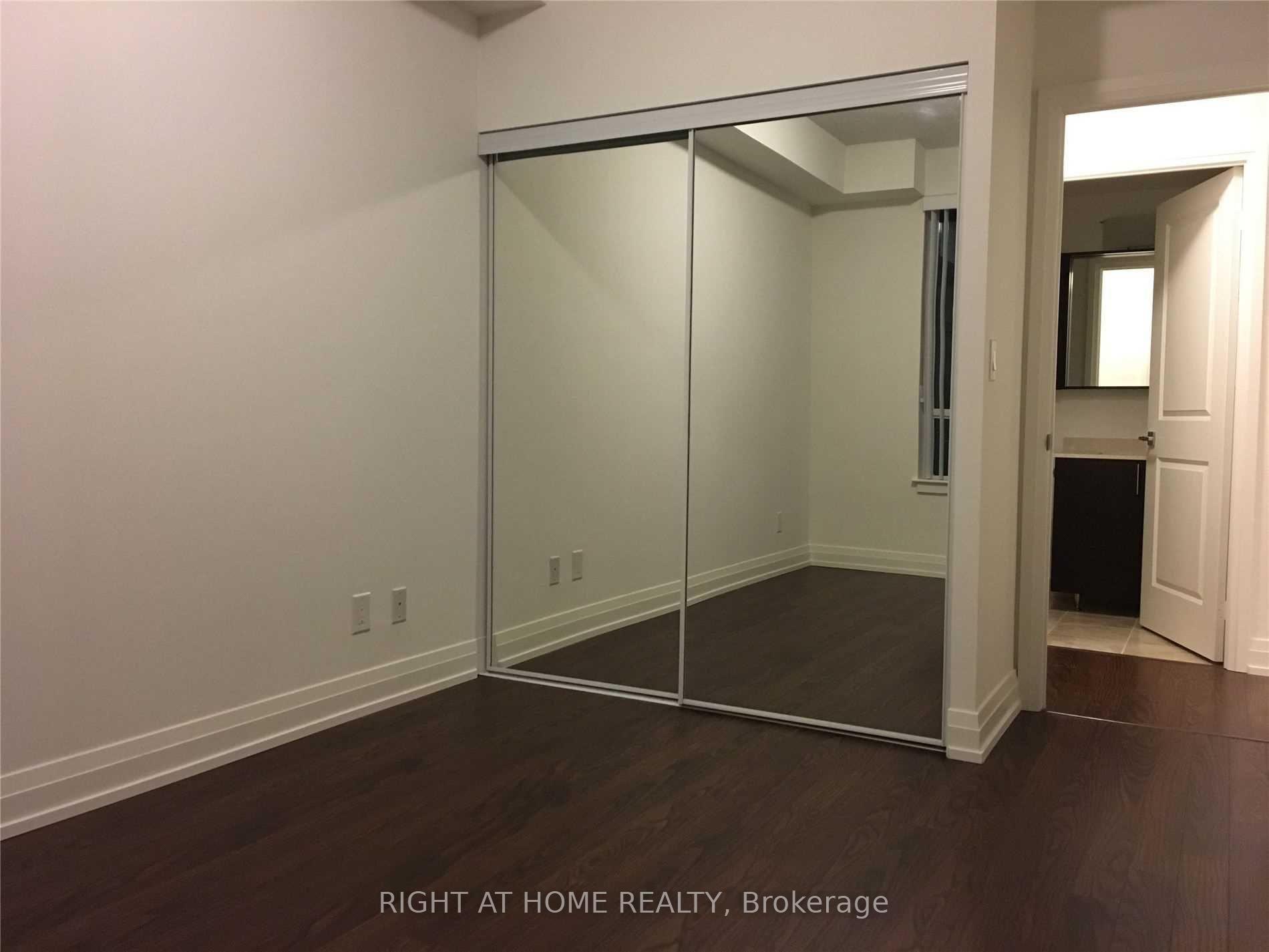 Photo 7 of Unit 716, 7167 Yonge Street, Markham, Thornhill — HOMEH