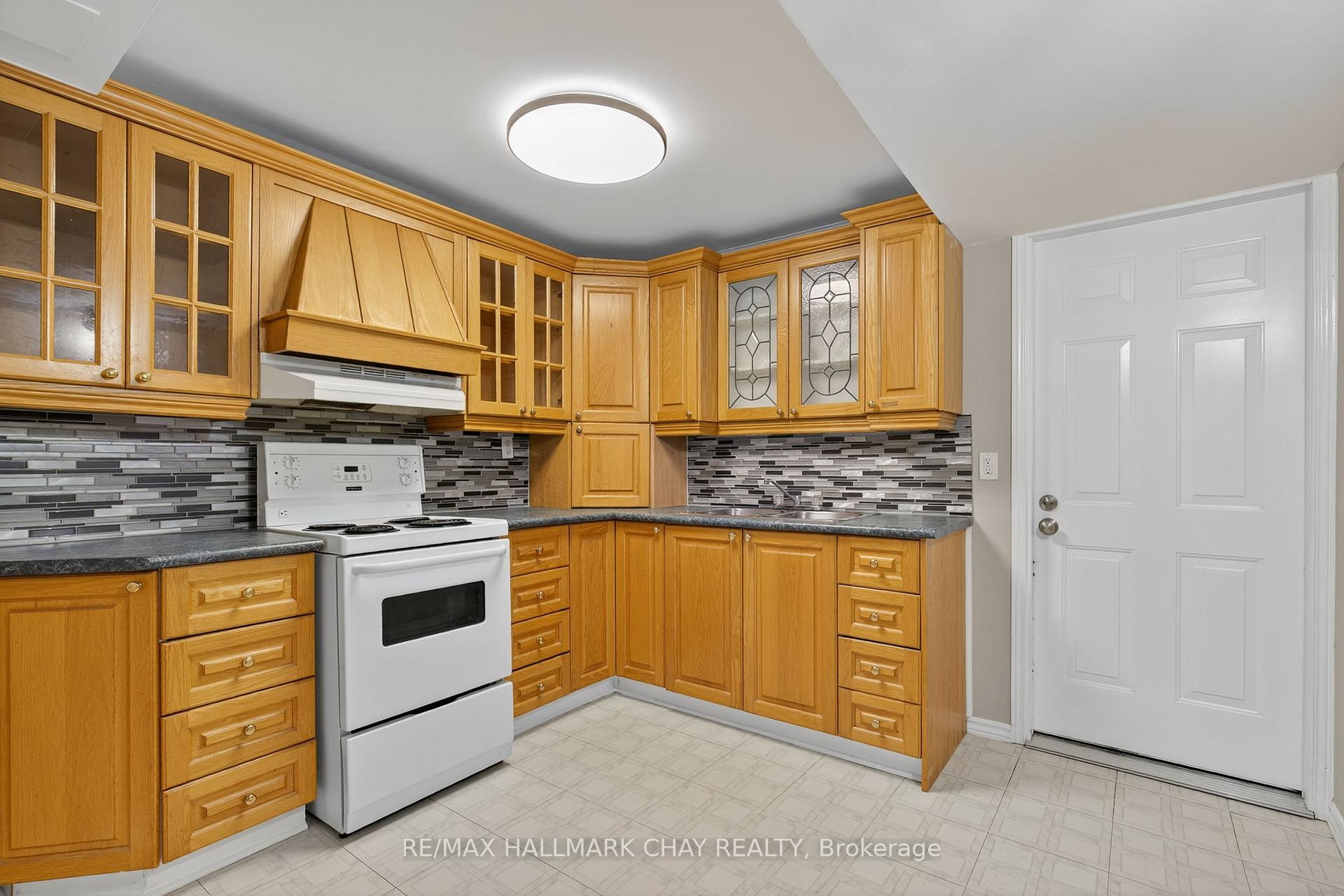 Photo 2 of Unit Lower, 82 Sundew Drive, Barrie, Holly — HOMEH
