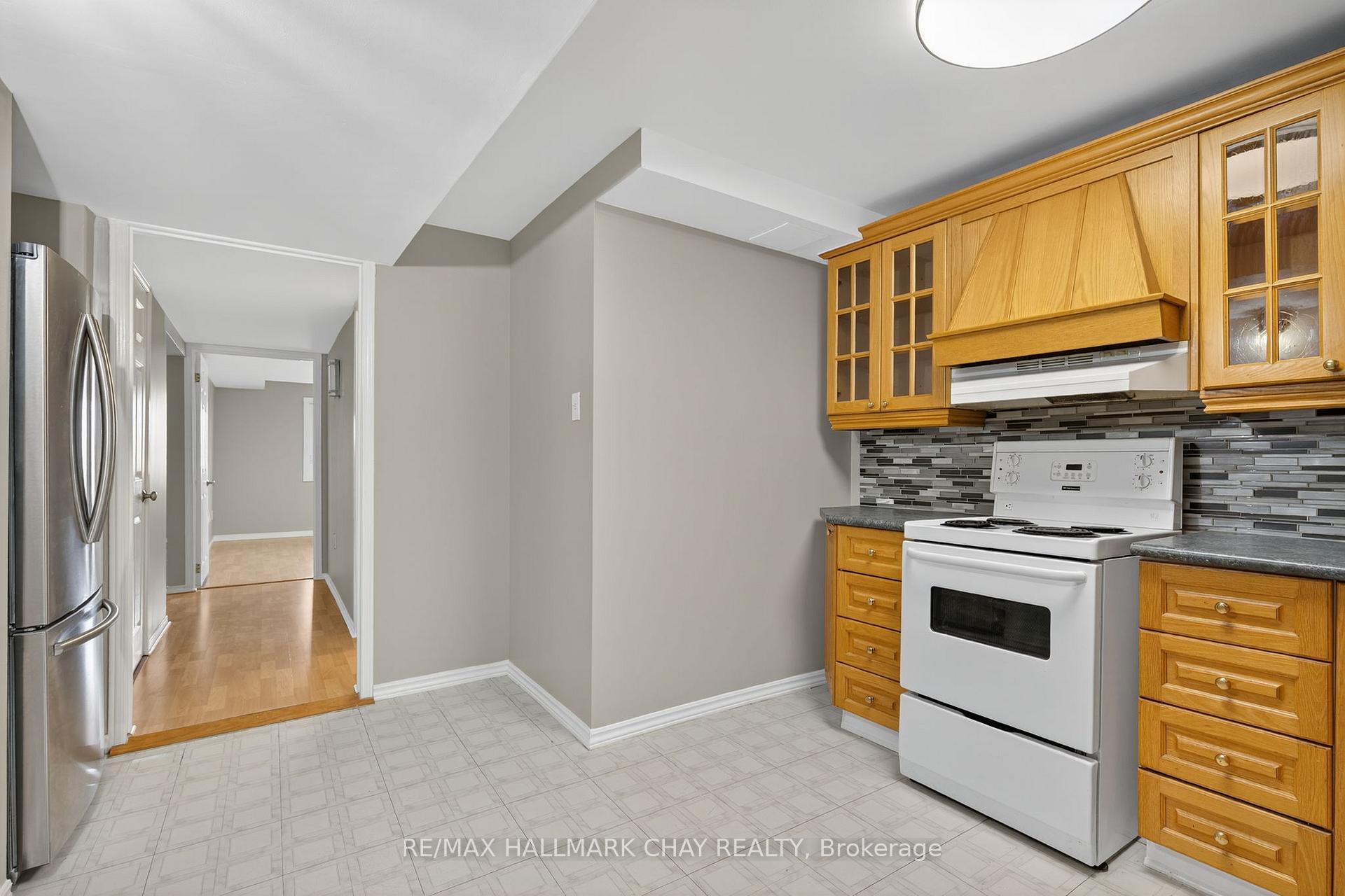 Photo 3 of Unit Lower, 82 Sundew Drive, Barrie, Holly — HOMEH
