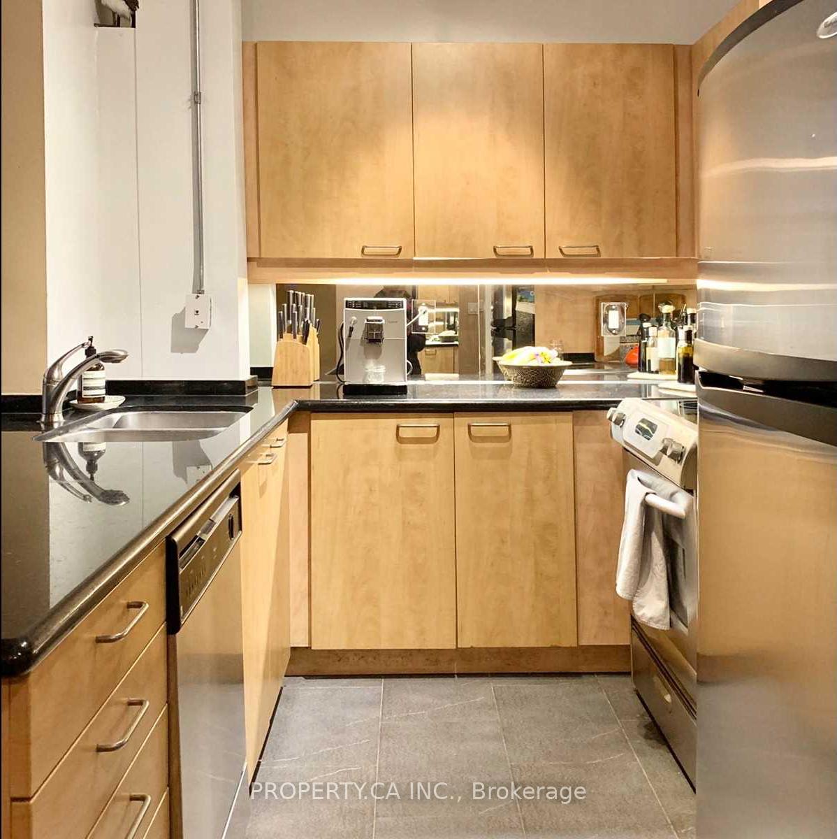Photo 6 of Unit 427, 955 Queen Street W, Toronto, Niagara — HOMEH