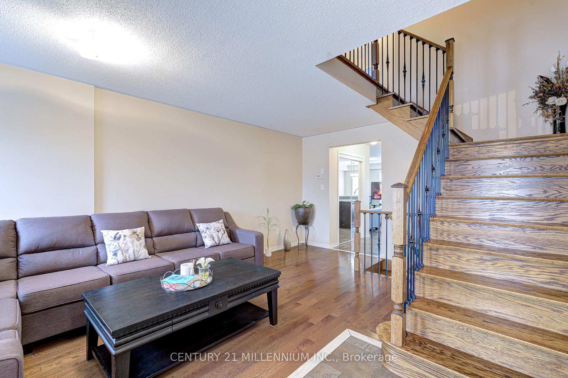 Photo 6 of 13 Coolwater Drive, Brampton, Sandringham-Wellington — HOMEH