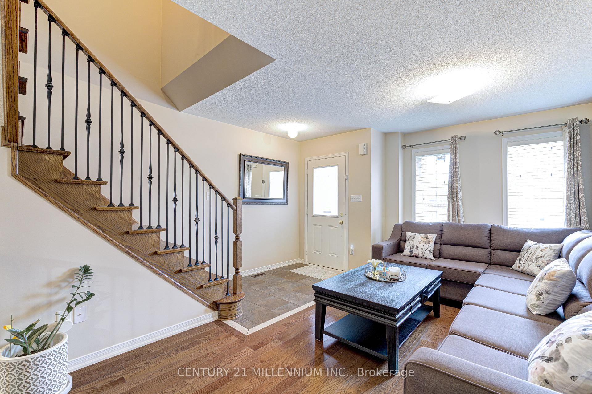 Photo 8 of 13 Coolwater Drive, Brampton, Sandringham-Wellington — HOMEH