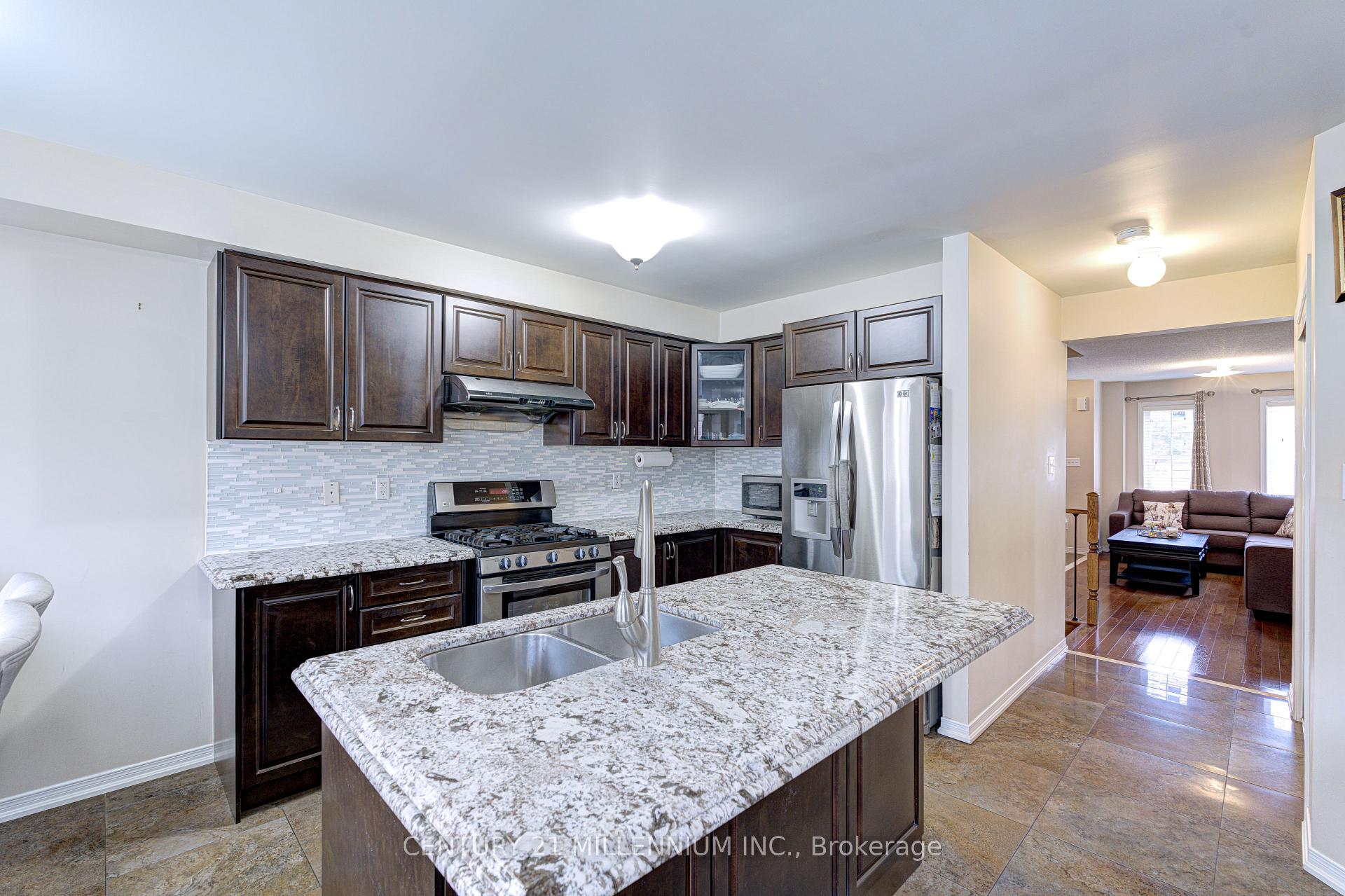 Photo 10 of 13 Coolwater Drive, Brampton, Sandringham-Wellington — HOMEH