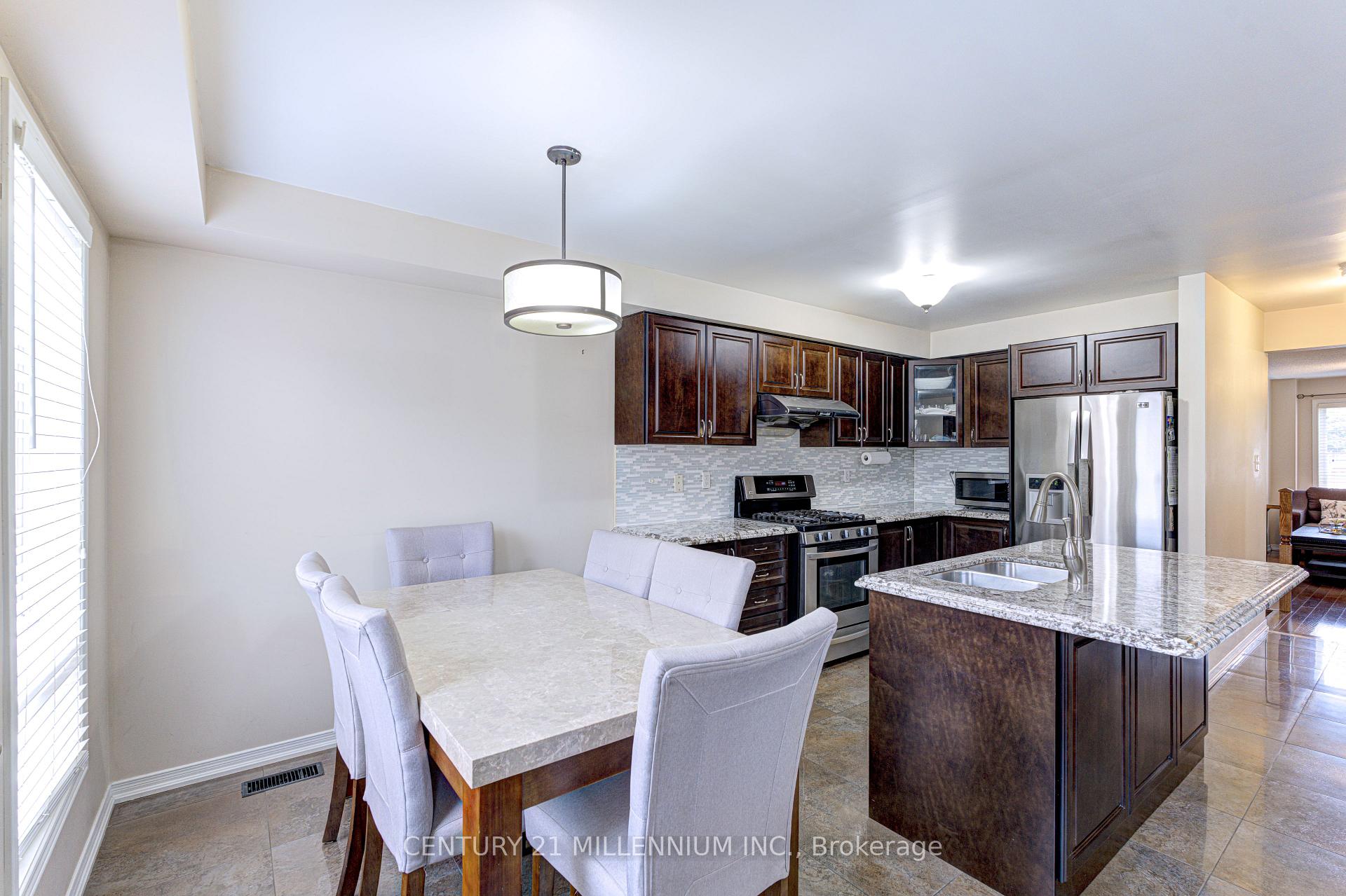 Photo 14 of 13 Coolwater Drive, Brampton, Sandringham-Wellington — HOMEH