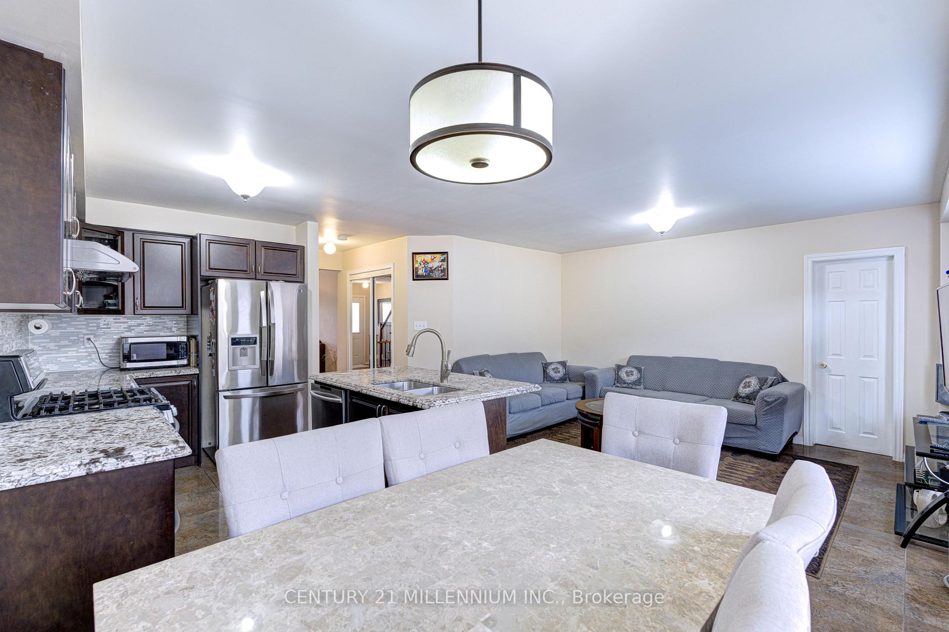 Photo 15 of 13 Coolwater Drive, Brampton, Sandringham-Wellington — HOMEH