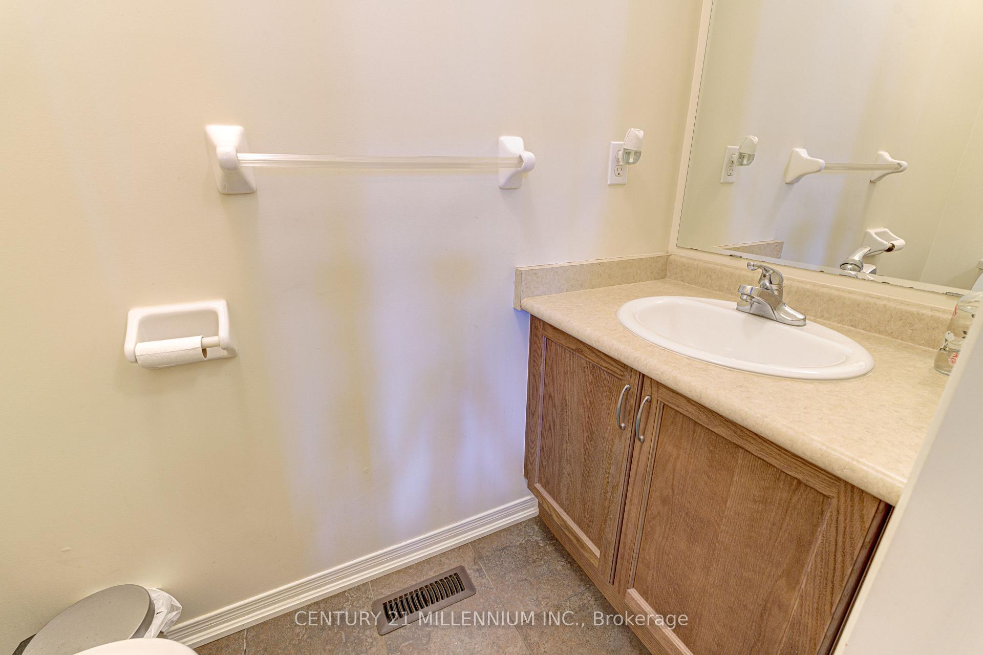 Photo 24 of 13 Coolwater Drive, Brampton, Sandringham-Wellington — HOMEH