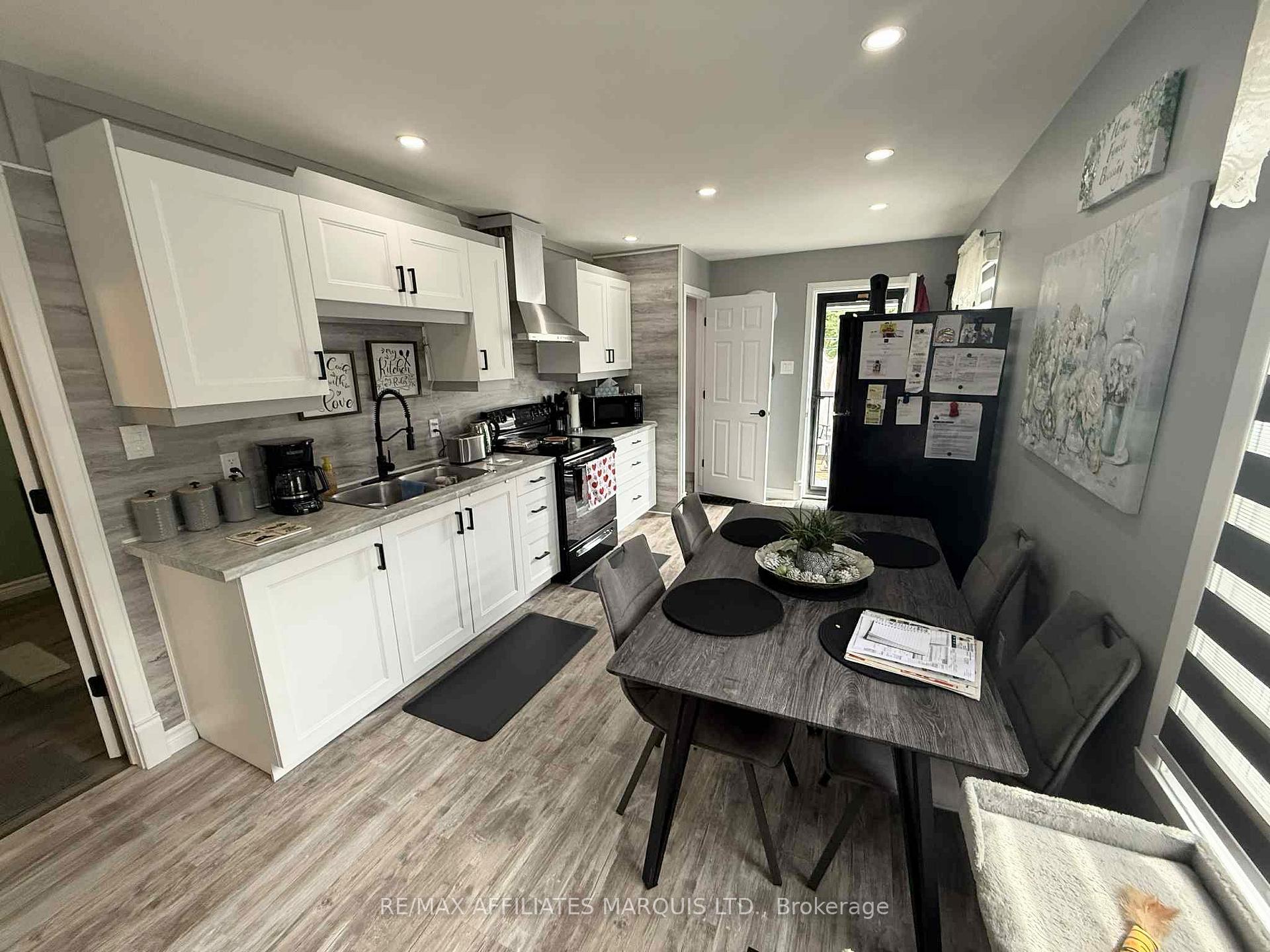 Photo 4 of 29 Seymour Avenue, Cornwall — HOMEH