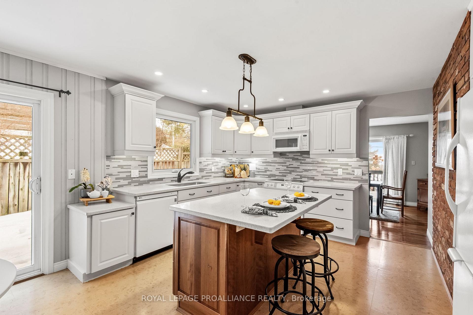 Photo 17 of 2 Lakeview Heights, Brighton — HOMEH