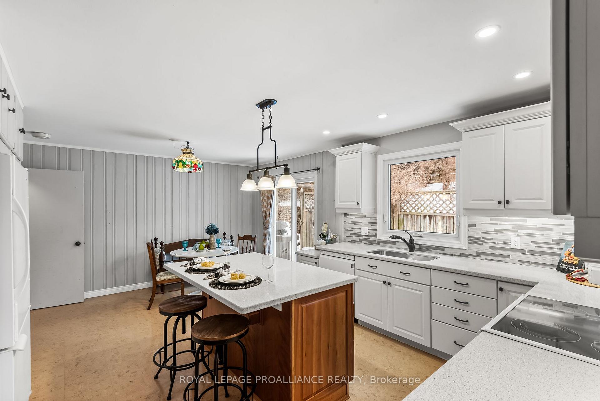 Photo 19 of 2 Lakeview Heights, Brighton — HOMEH