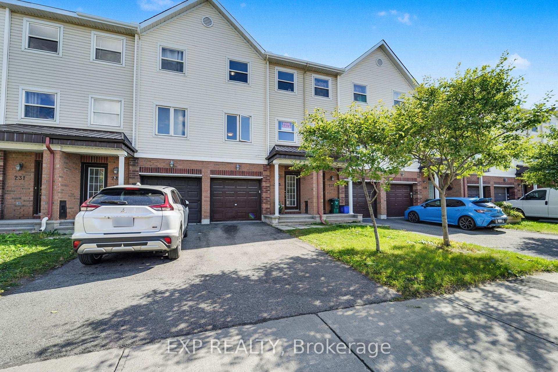 Photo 4 of 235 Kennevale Drive, Ottawa, Barrhaven - Cedargrove/Fraserdale — HOMEH