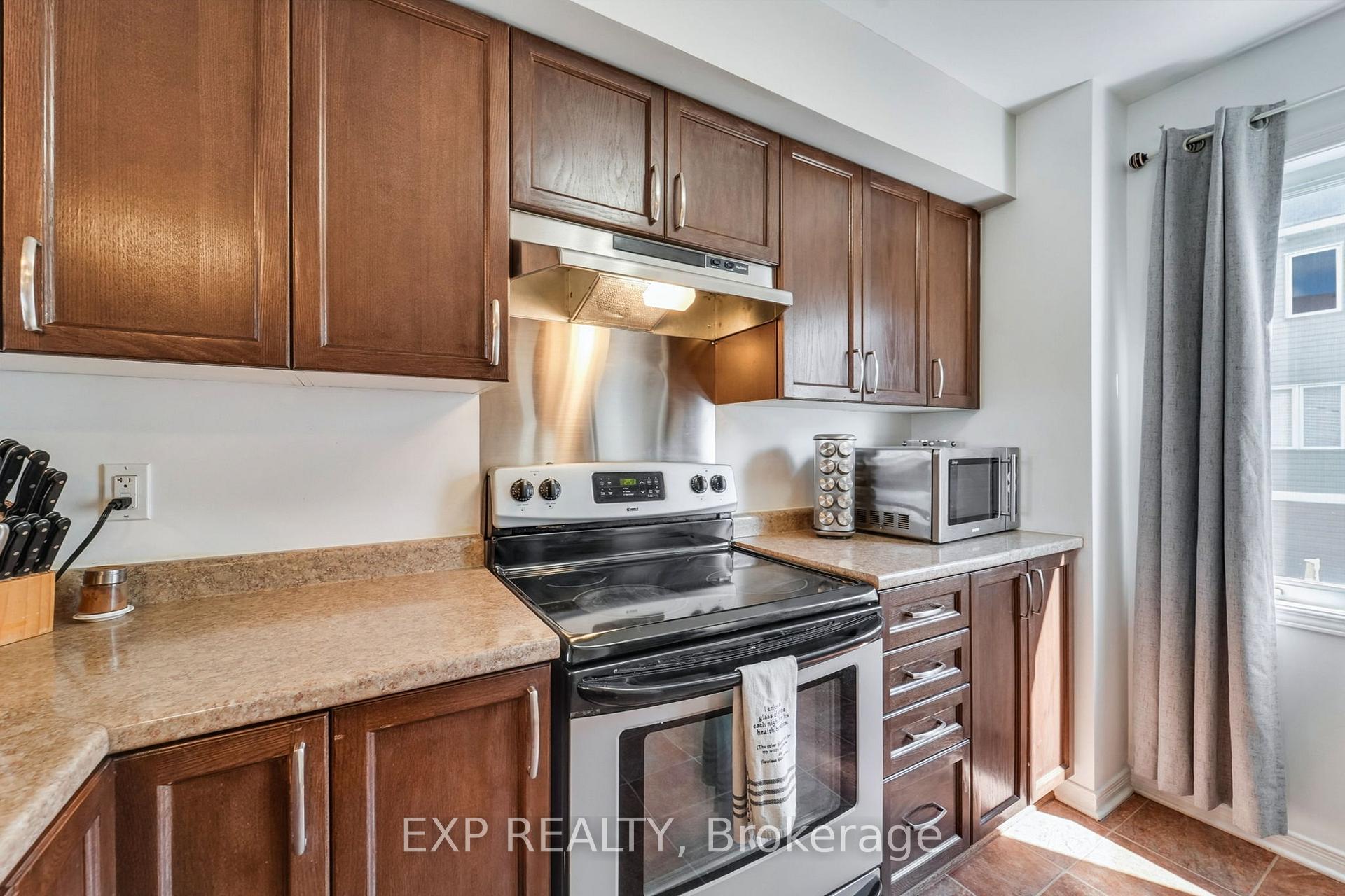 Photo 18 of 235 Kennevale Drive, Ottawa, Barrhaven - Cedargrove/Fraserdale — HOMEH