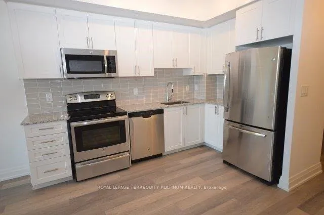 Photo 4 of Unit 1515, 7167 Yonge Street, Markham, Thornhill — HOMEH