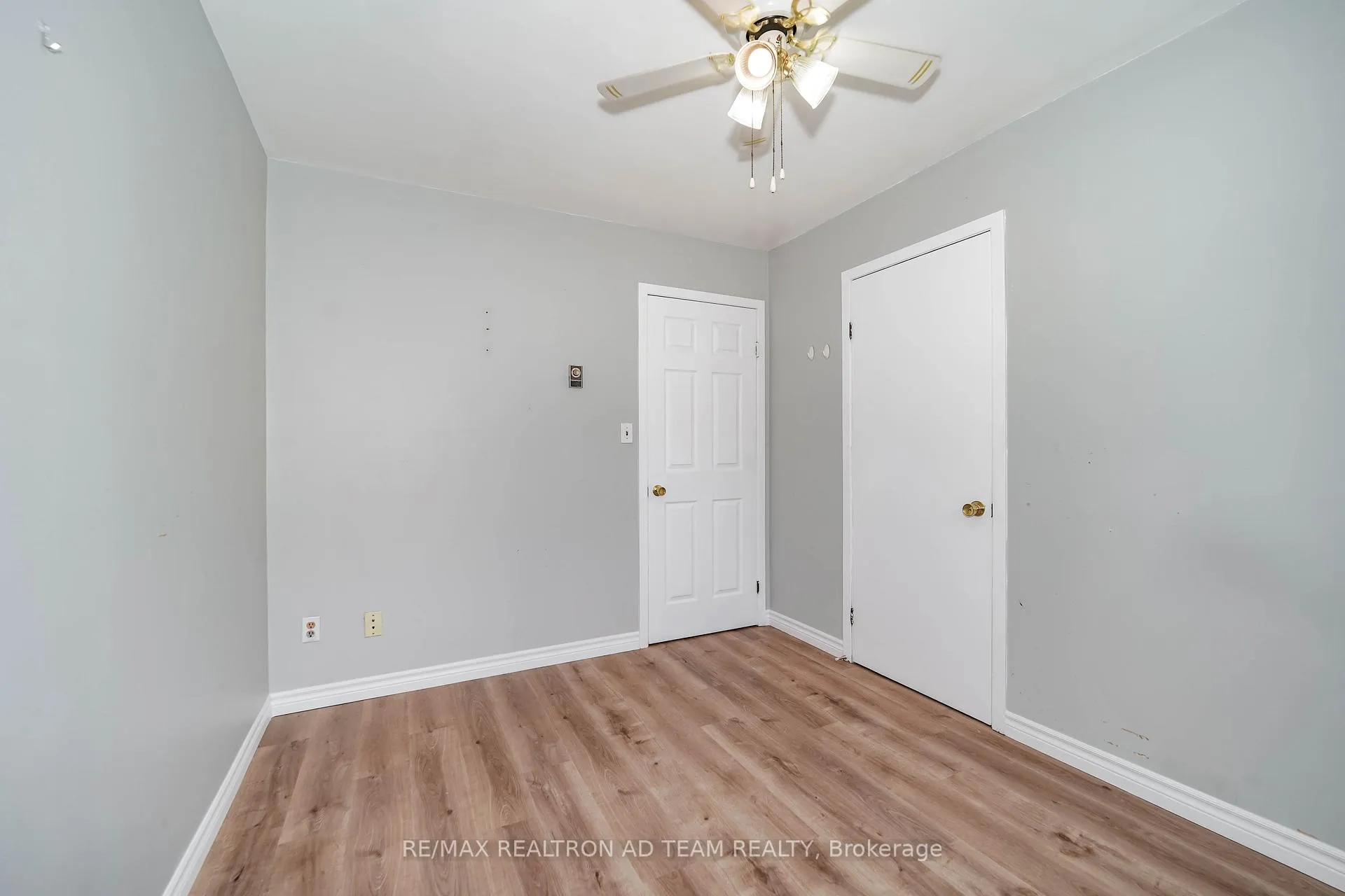 Photo 13 of 20 Little Avenue, Clarington, Bowmanville — HOMEH