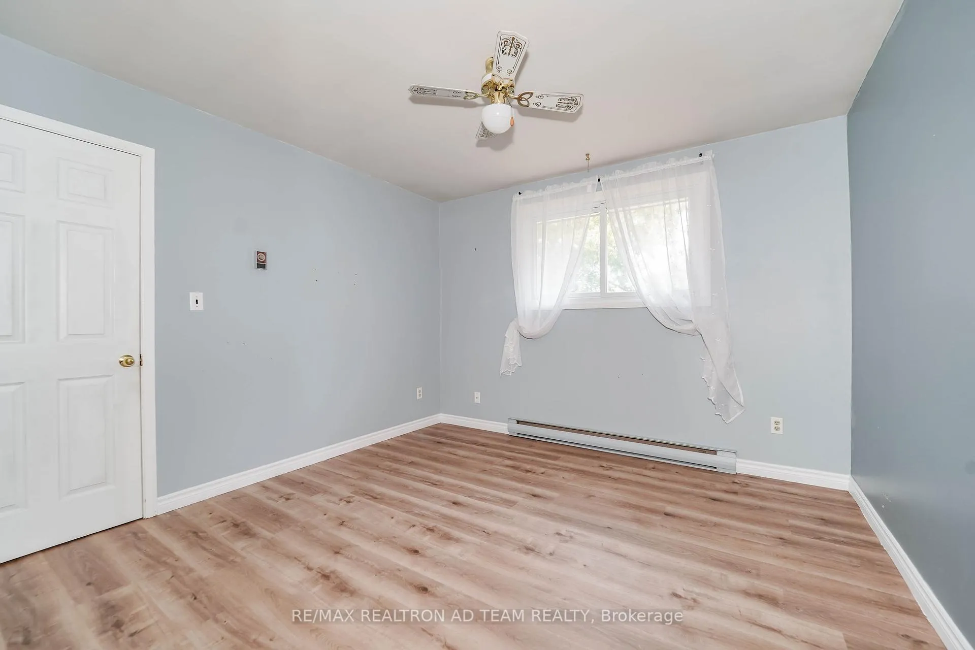 Photo 16 of 20 Little Avenue, Clarington, Bowmanville — HOMEH