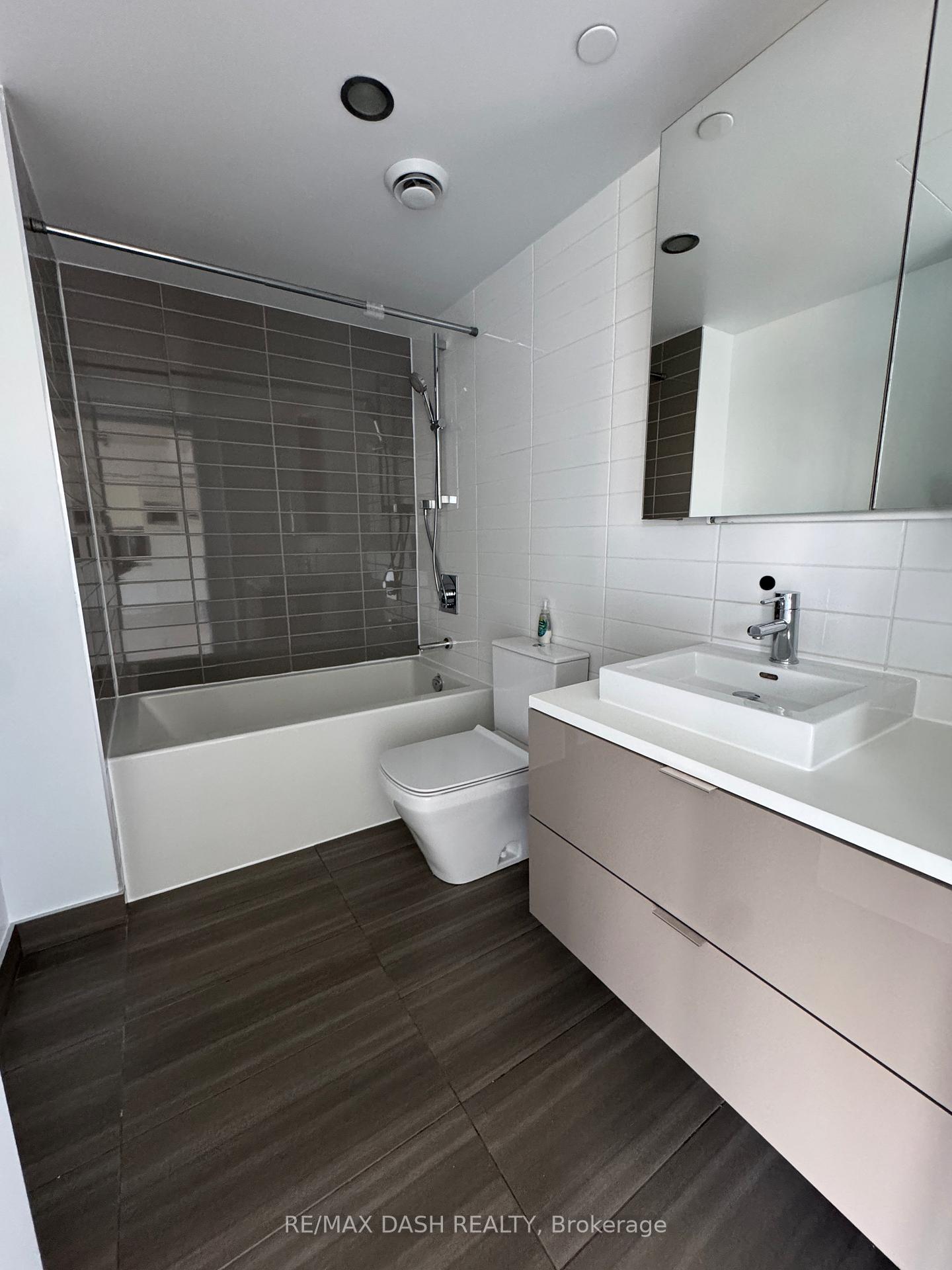 Photo 7 of Unit 1203, 170 Bayview Avenue, Toronto, Waterfront Communities — HOMEH