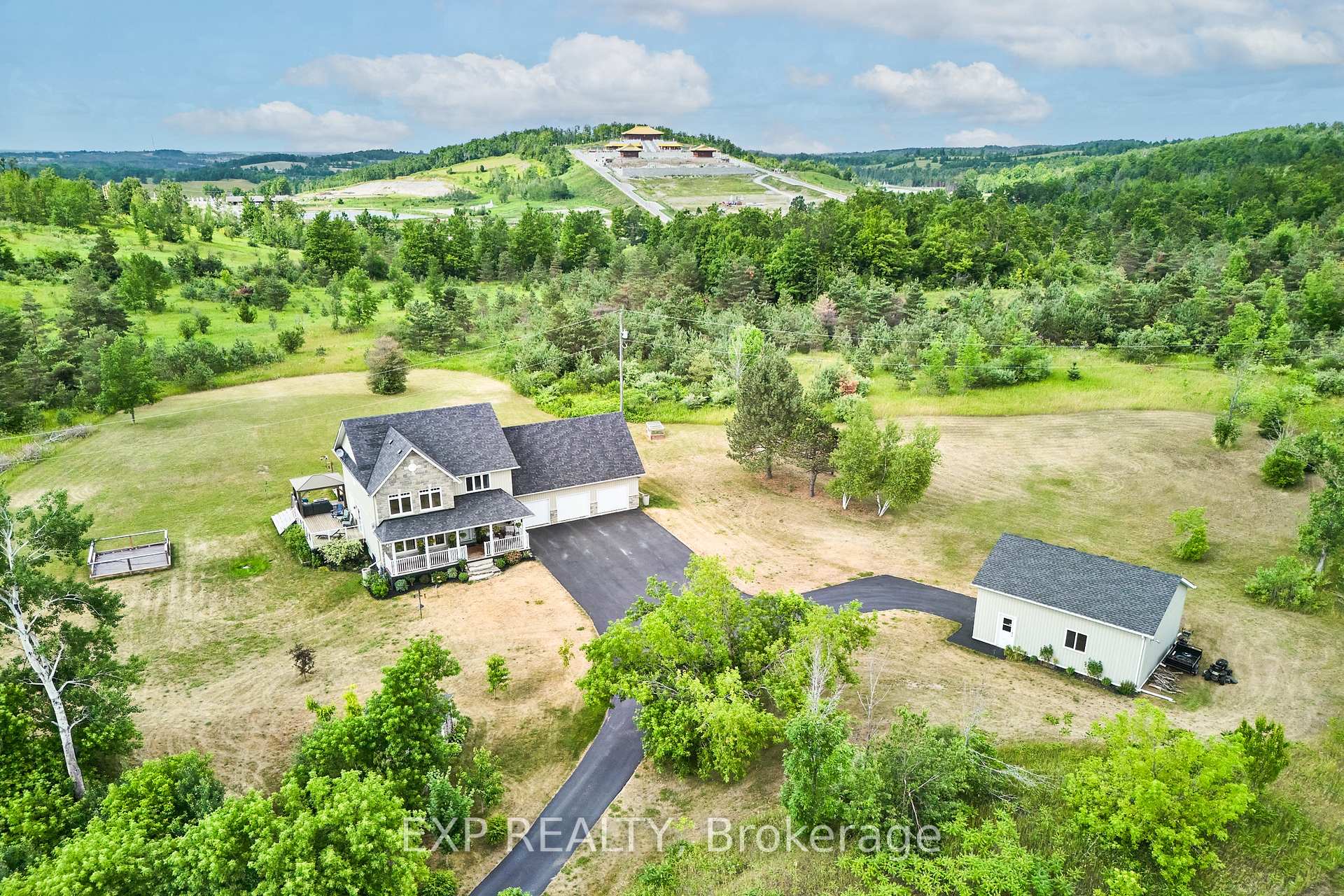 Photo 1 of 2317 Hillview Drive, Cavan Monaghan, Cavan Twp — HOMEH