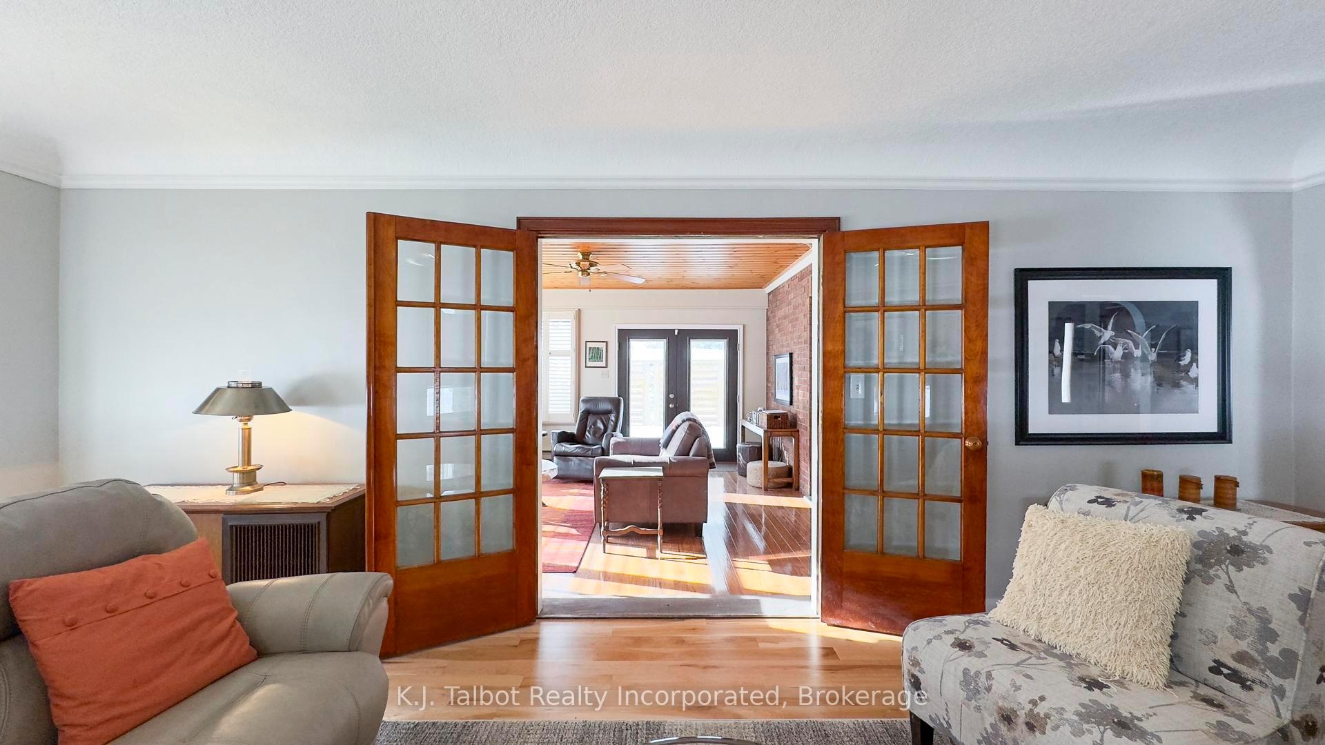 Photo 13 of 101 Waterloo Street N, Goderich, Goderich (Town) — HOMEH