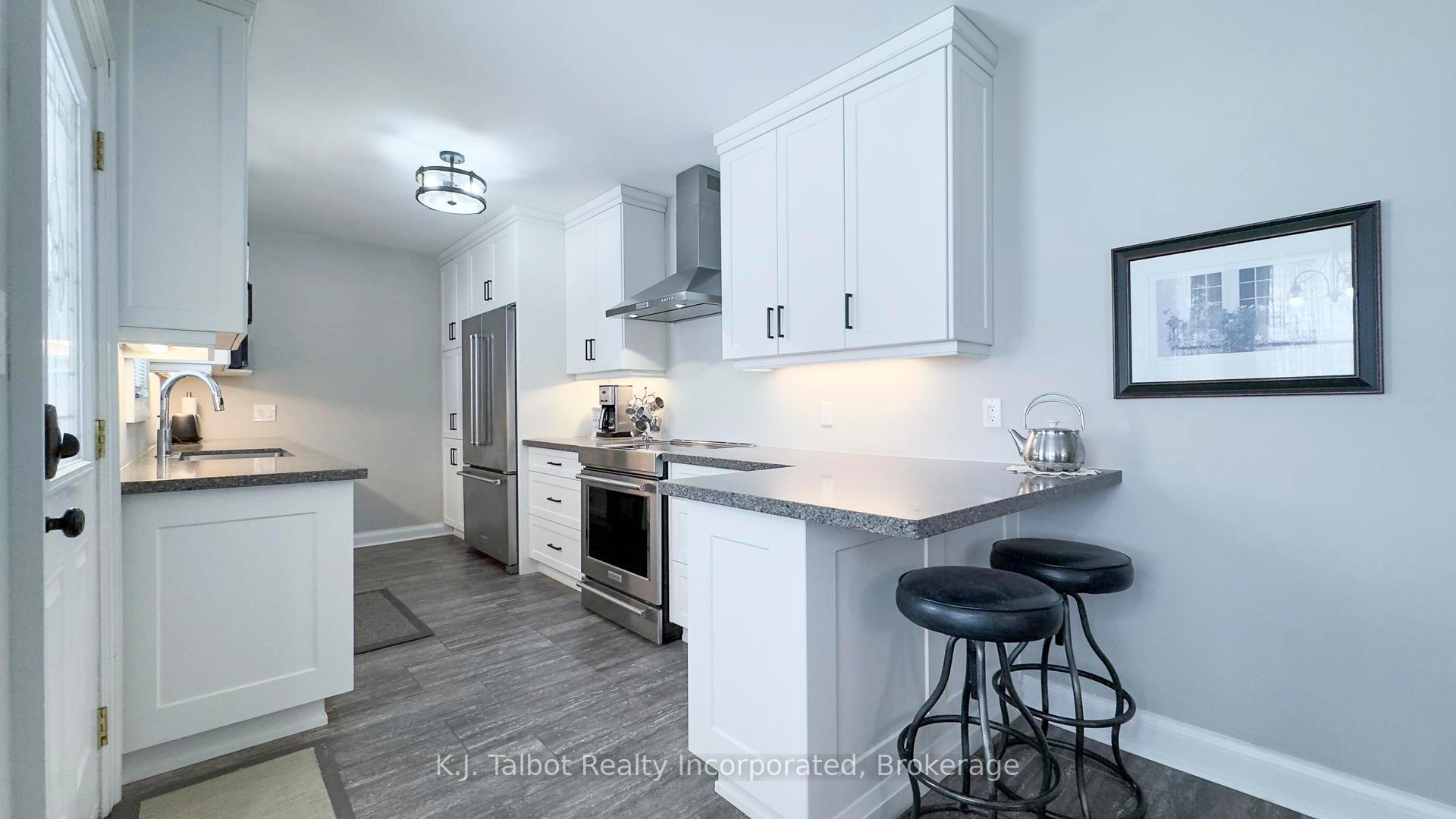 Photo 15 of 101 Waterloo Street N, Goderich, Goderich (Town) — HOMEH
