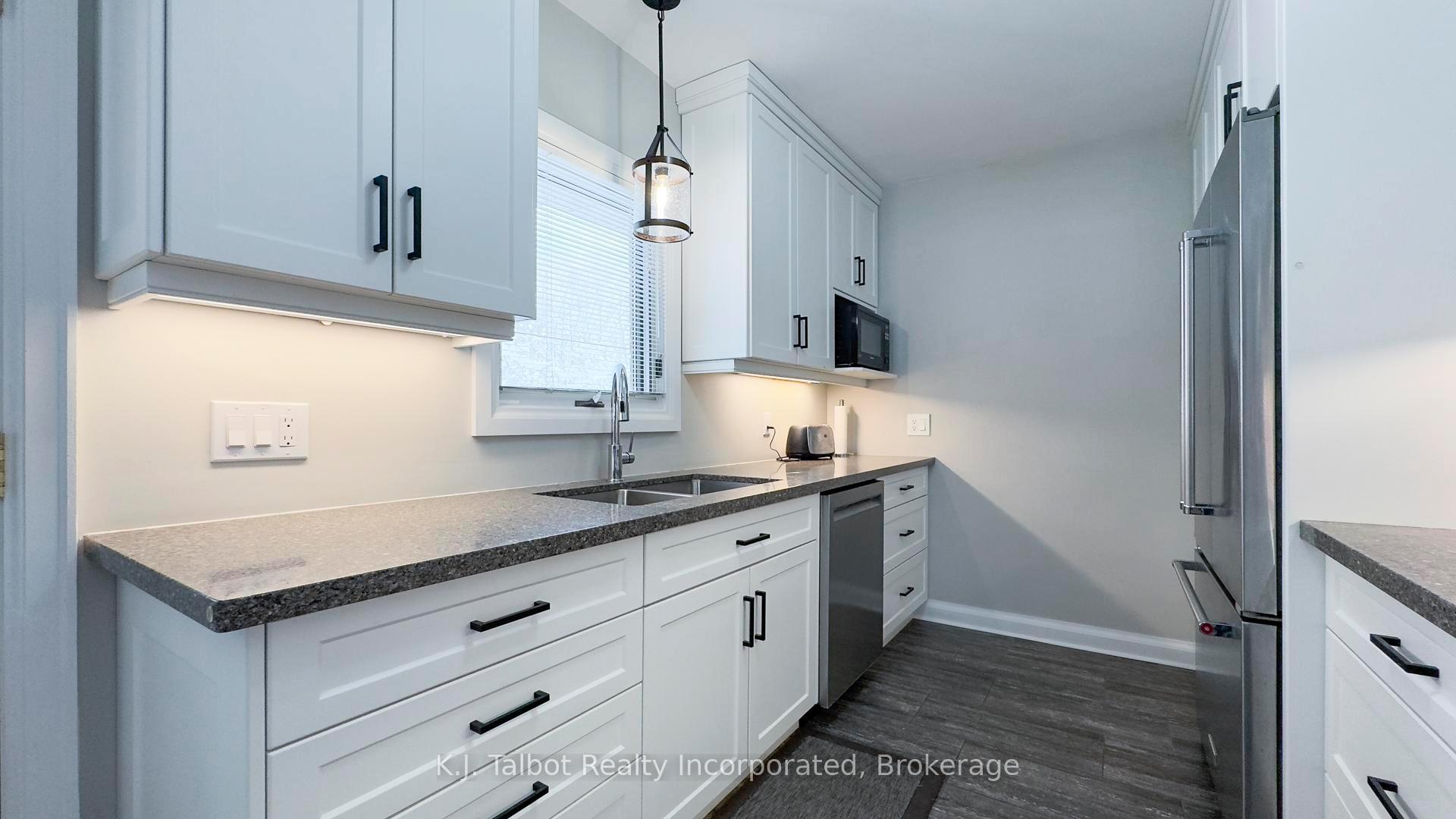 Photo 16 of 101 Waterloo Street N, Goderich, Goderich (Town) — HOMEH