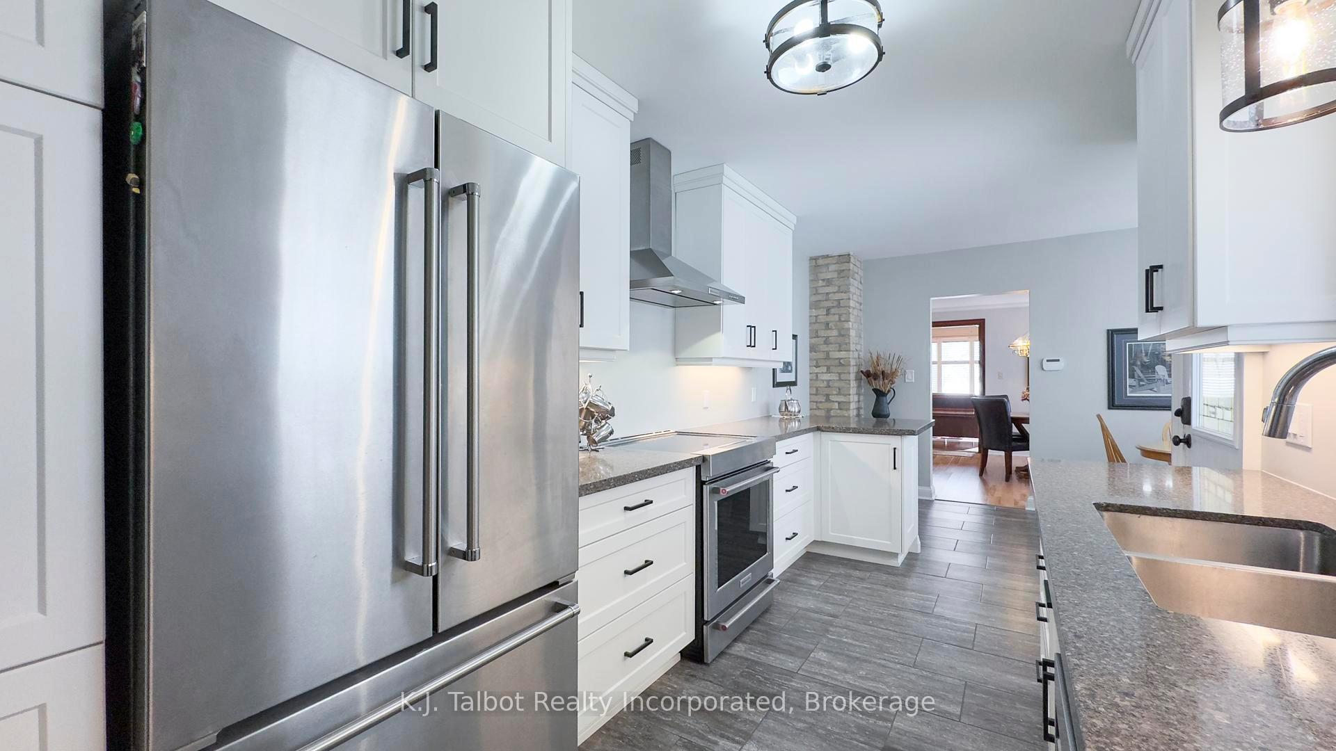 Photo 18 of 101 Waterloo Street N, Goderich, Goderich (Town) — HOMEH