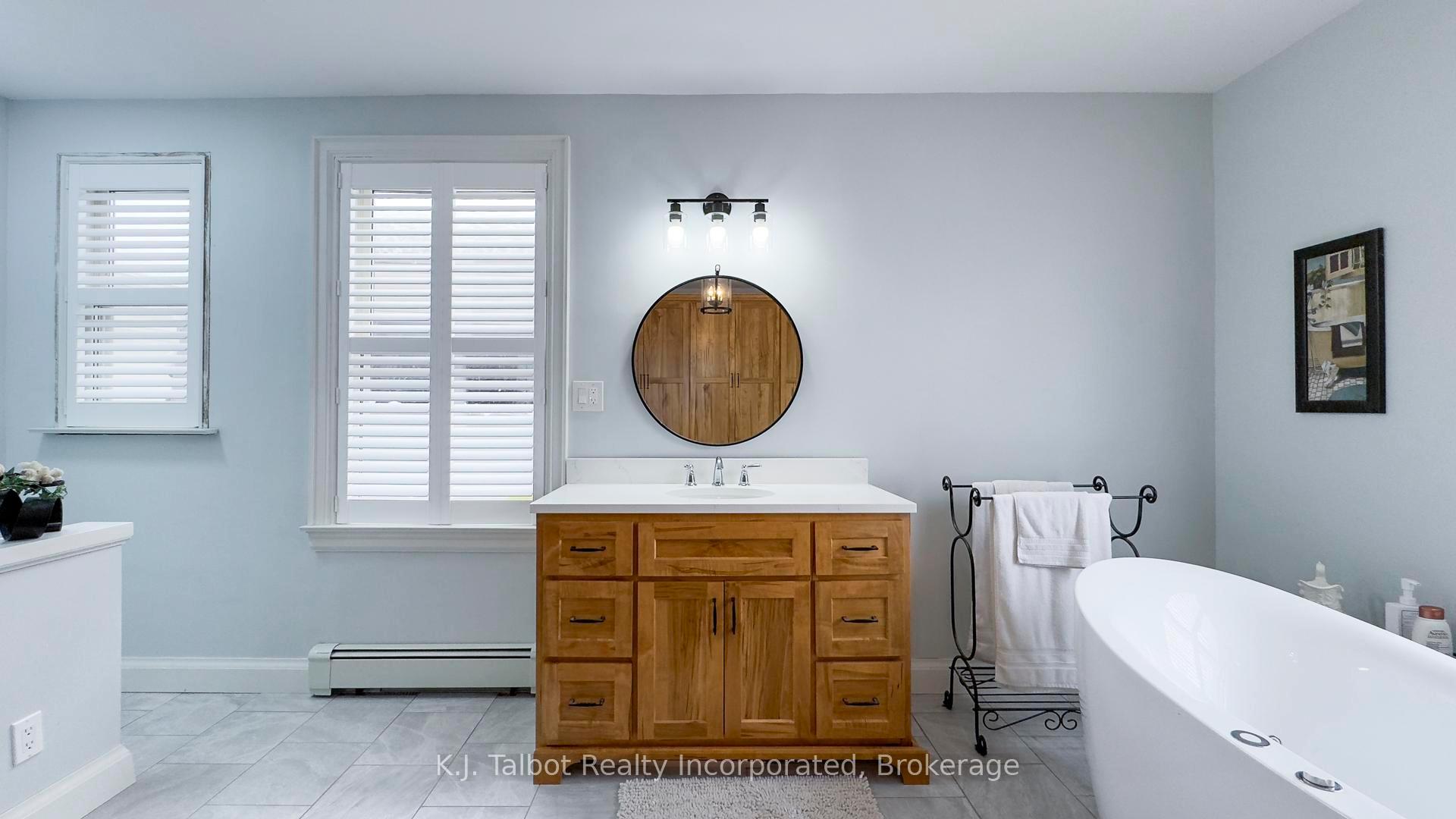 Photo 23 of 101 Waterloo Street N, Goderich, Goderich (Town) — HOMEH