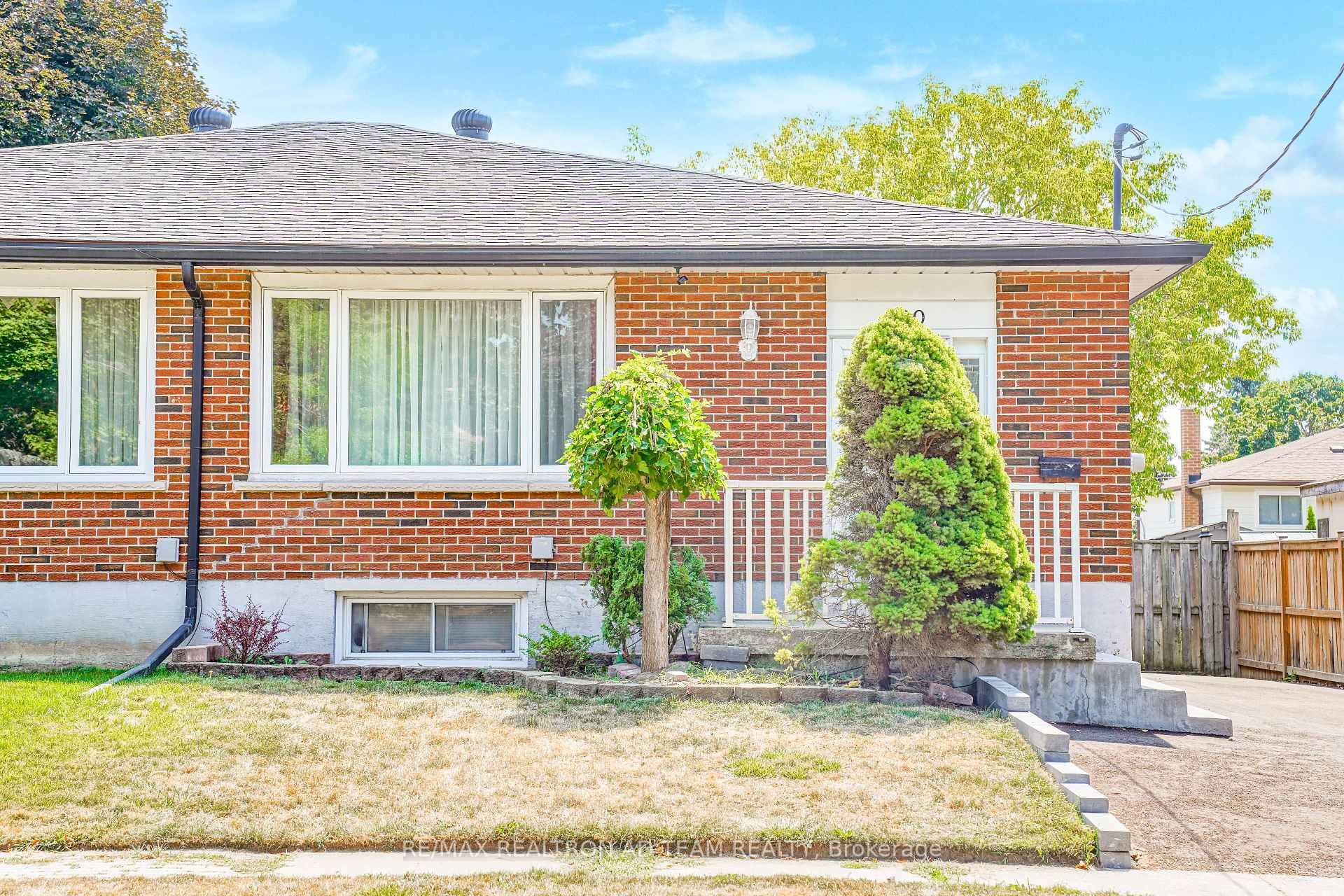 Front of 20 Little Avenue