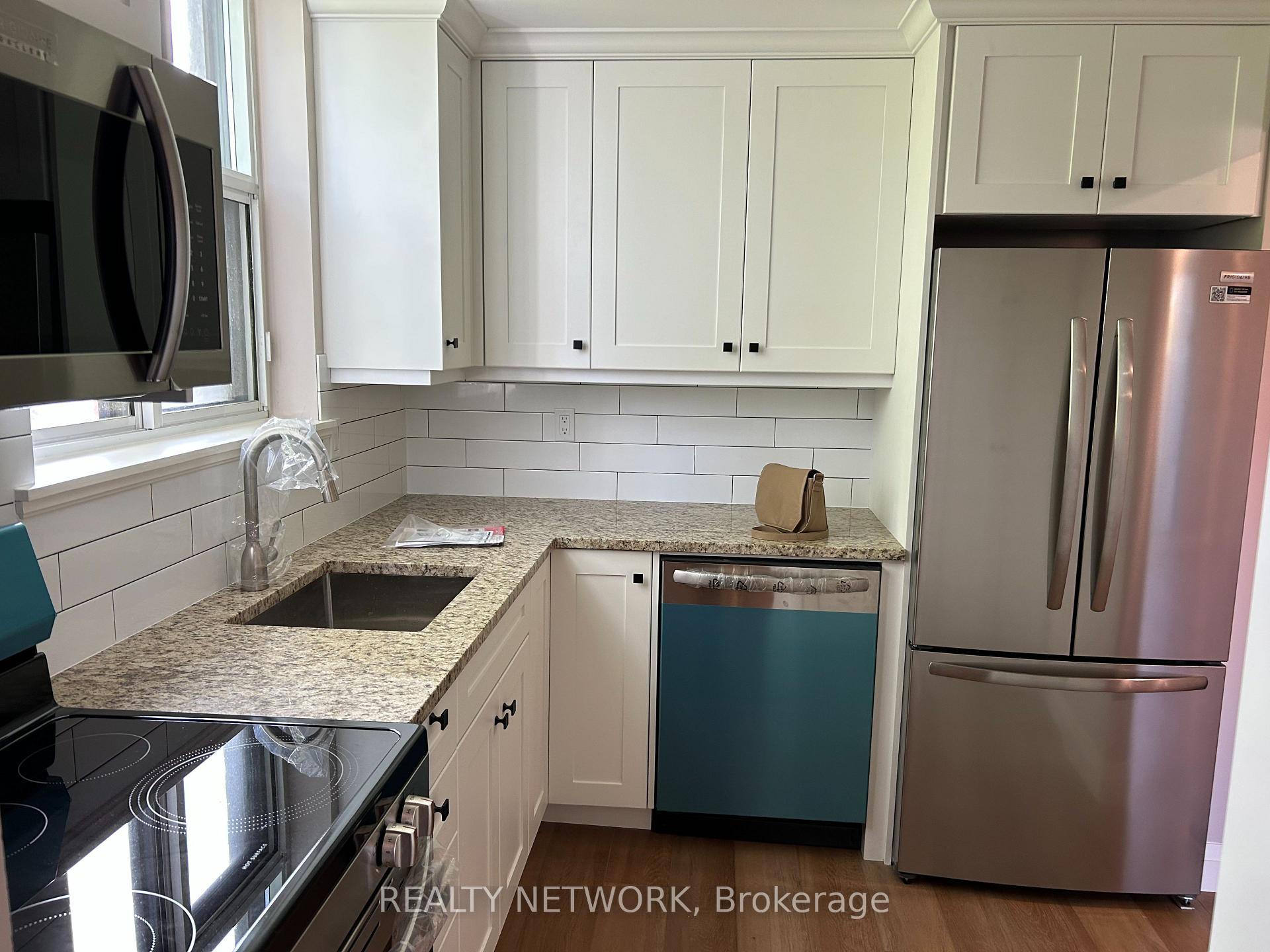 Photo 3 of Unit 302, 23 Main Street, Hamilton, Dundas — HOMEH