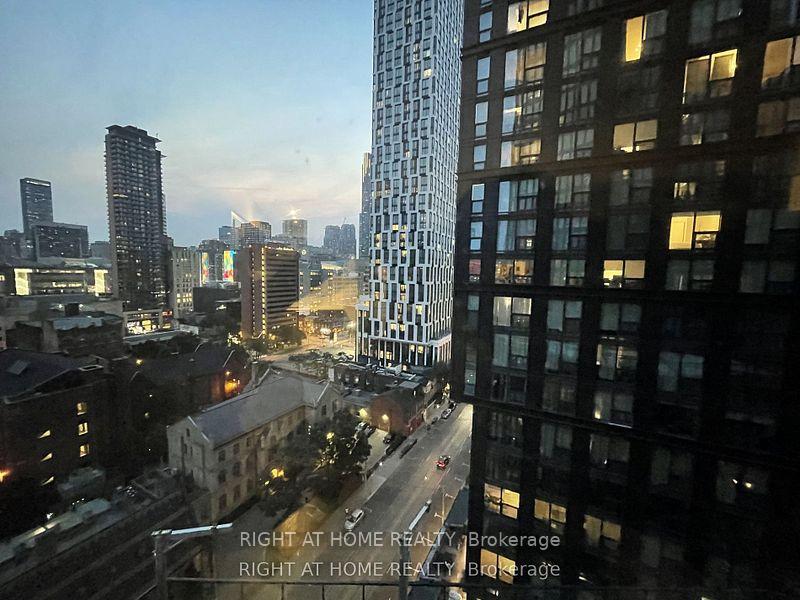 Photo 8 of Unit 1709, 60 Shuter Street, Toronto, Church-Yonge Corridor — HOMEH