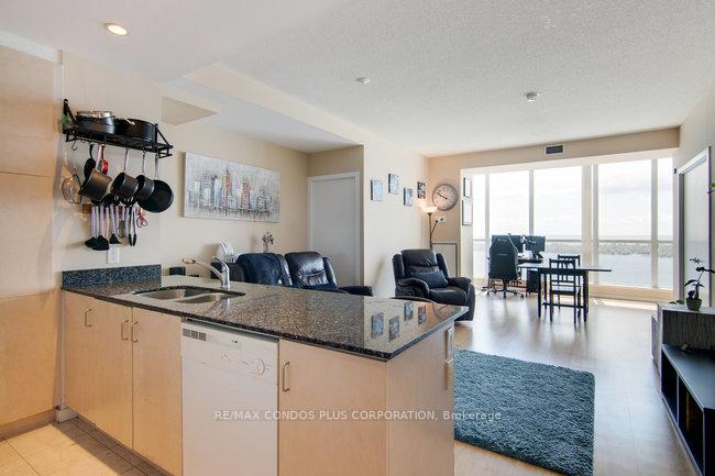 Photo 6 of Unit 3206, 208 Queens Quay W, Toronto, Waterfront Communities — HOMEH