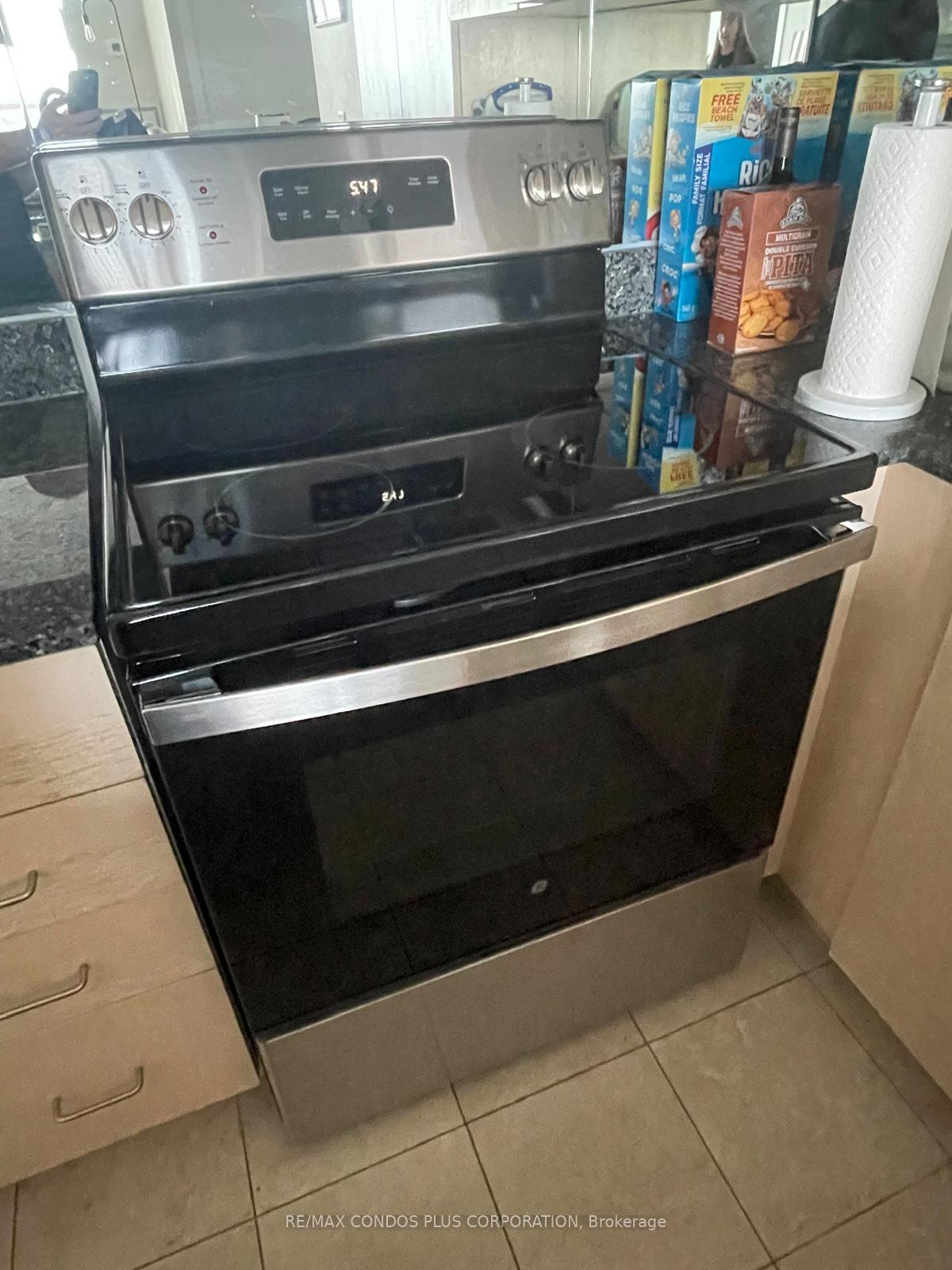 Photo 9 of Unit 3206, 208 Queens Quay W, Toronto, Waterfront Communities — HOMEH