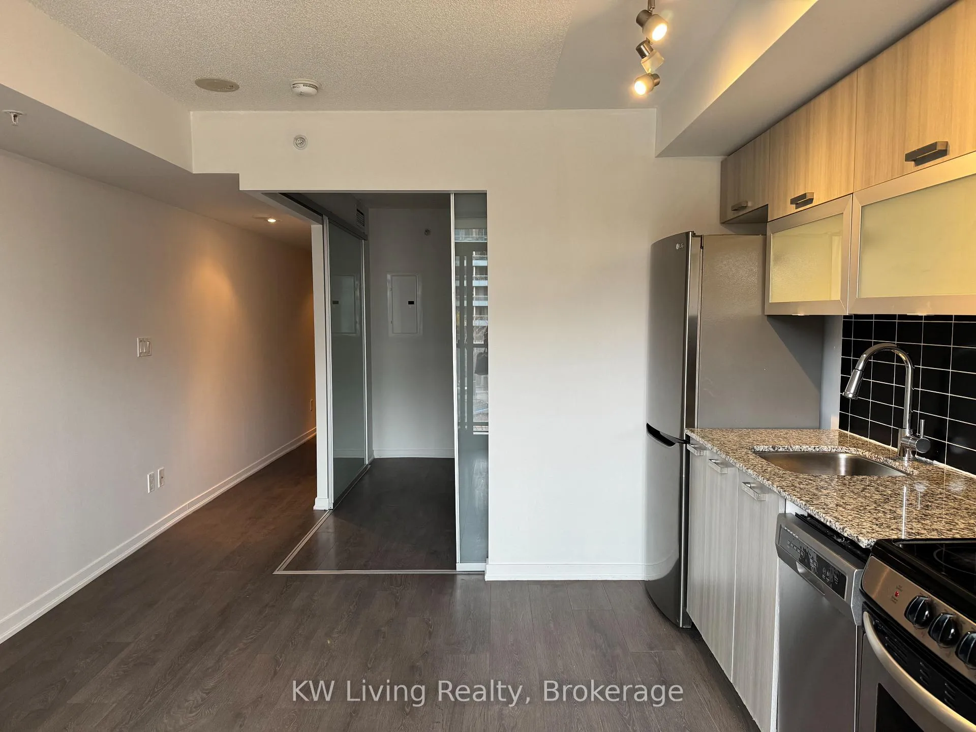 Photo 4 of Unit 348, 68 Abell Street, Toronto, Little Portugal — HOMEH