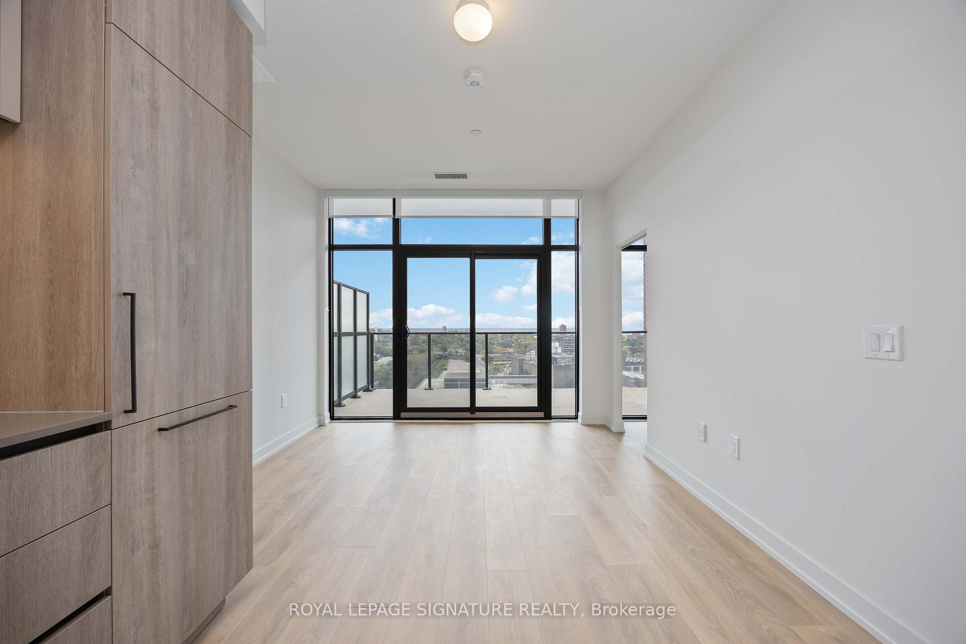 Front of Unit 1505, 181 Sterling Road
