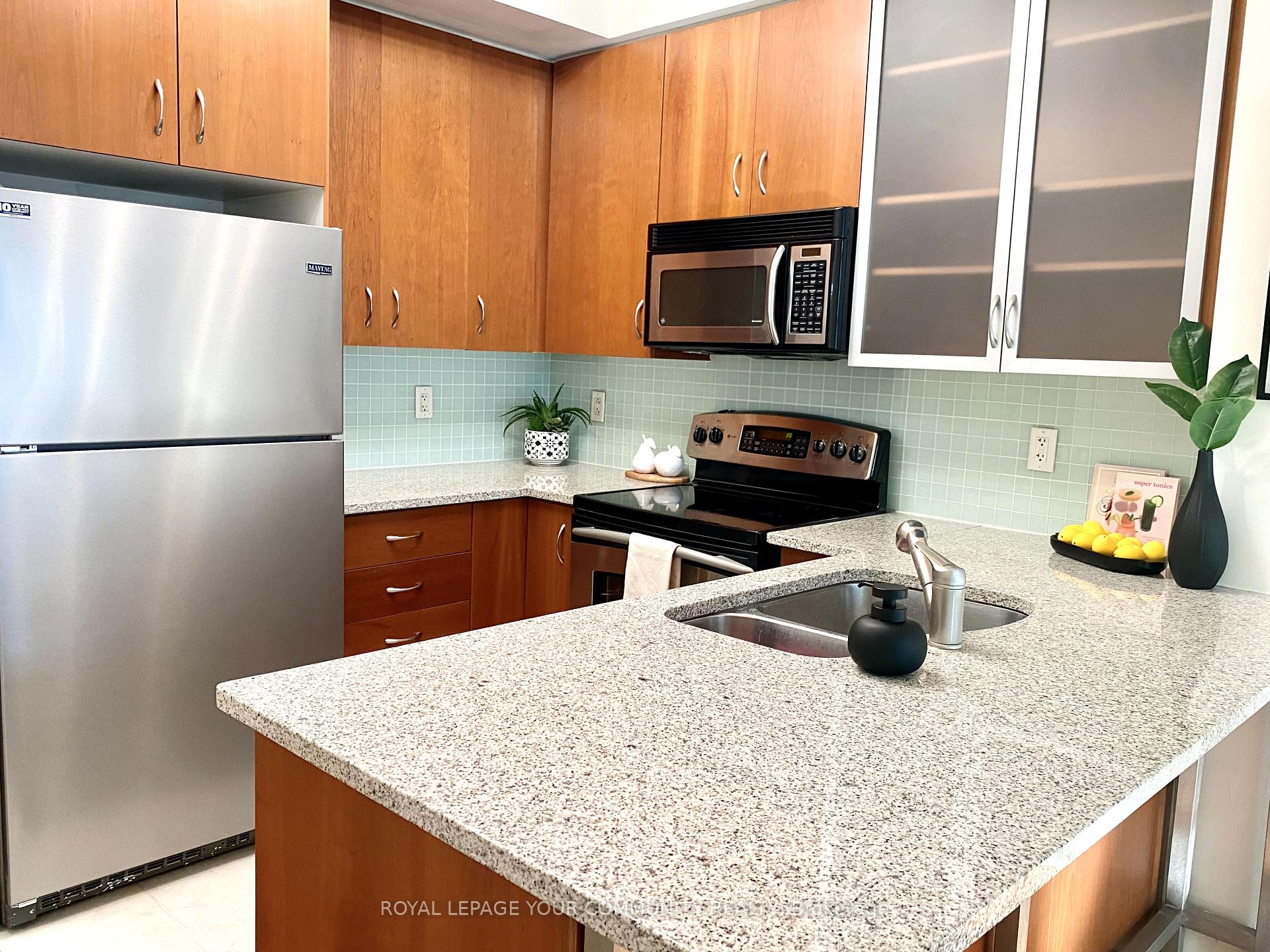 Photo 4 of Unit 903, 438 King Street W, Toronto, Waterfront Communities — HOMEH