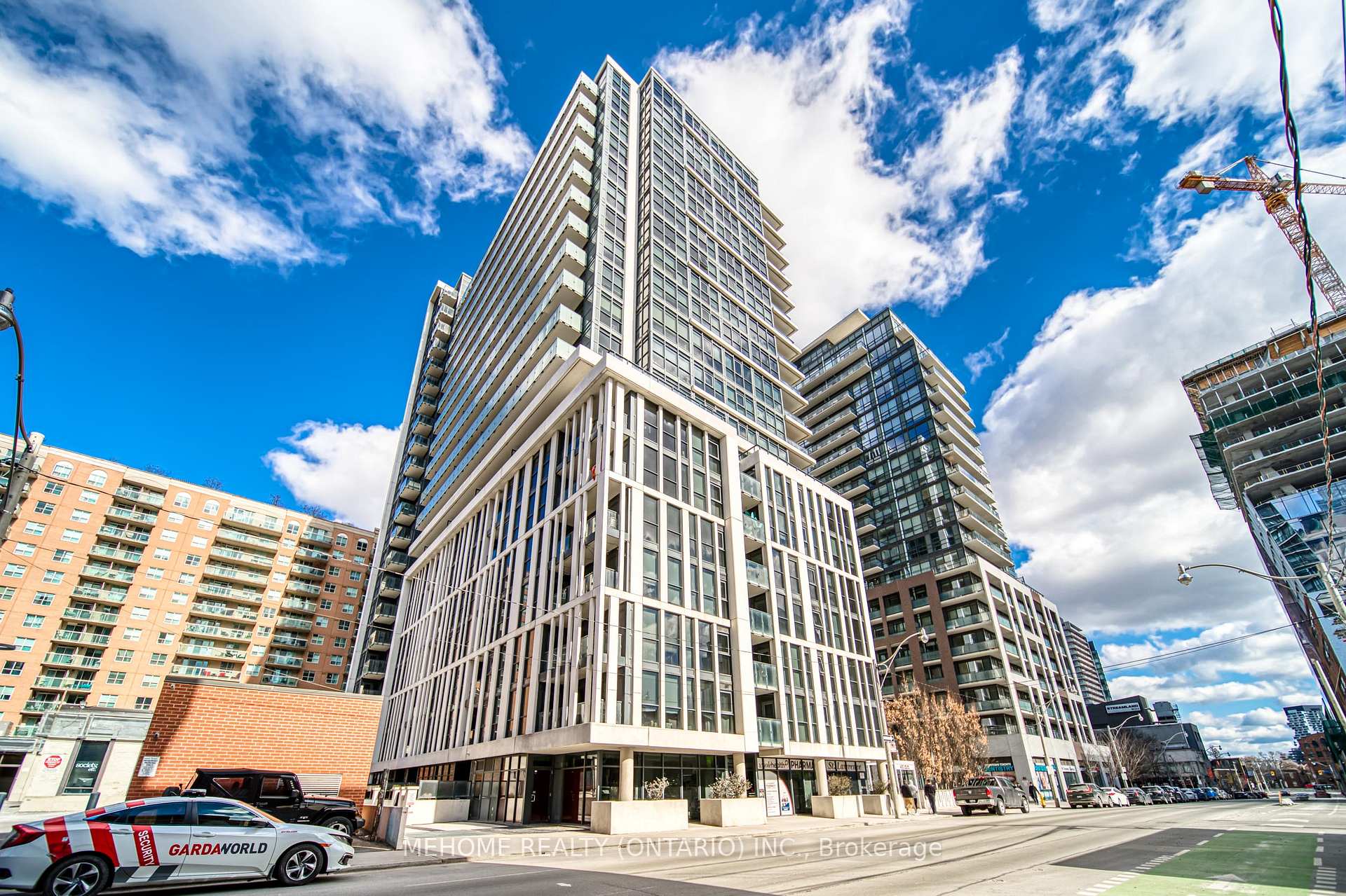 Photo 2 of Unit 822, 400 Adelaide Street E, Toronto, Moss Park — HOMEH