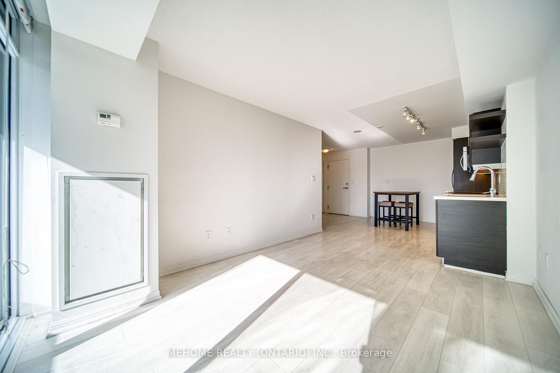 Photo 15 of Unit 822, 400 Adelaide Street E, Toronto, Moss Park — HOMEH