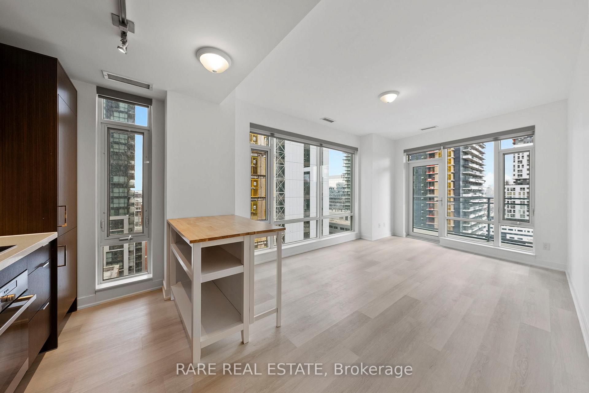Photo 8 of Unit 1602, 21 Widmer Street, Toronto, Waterfront Communities — HOMEH