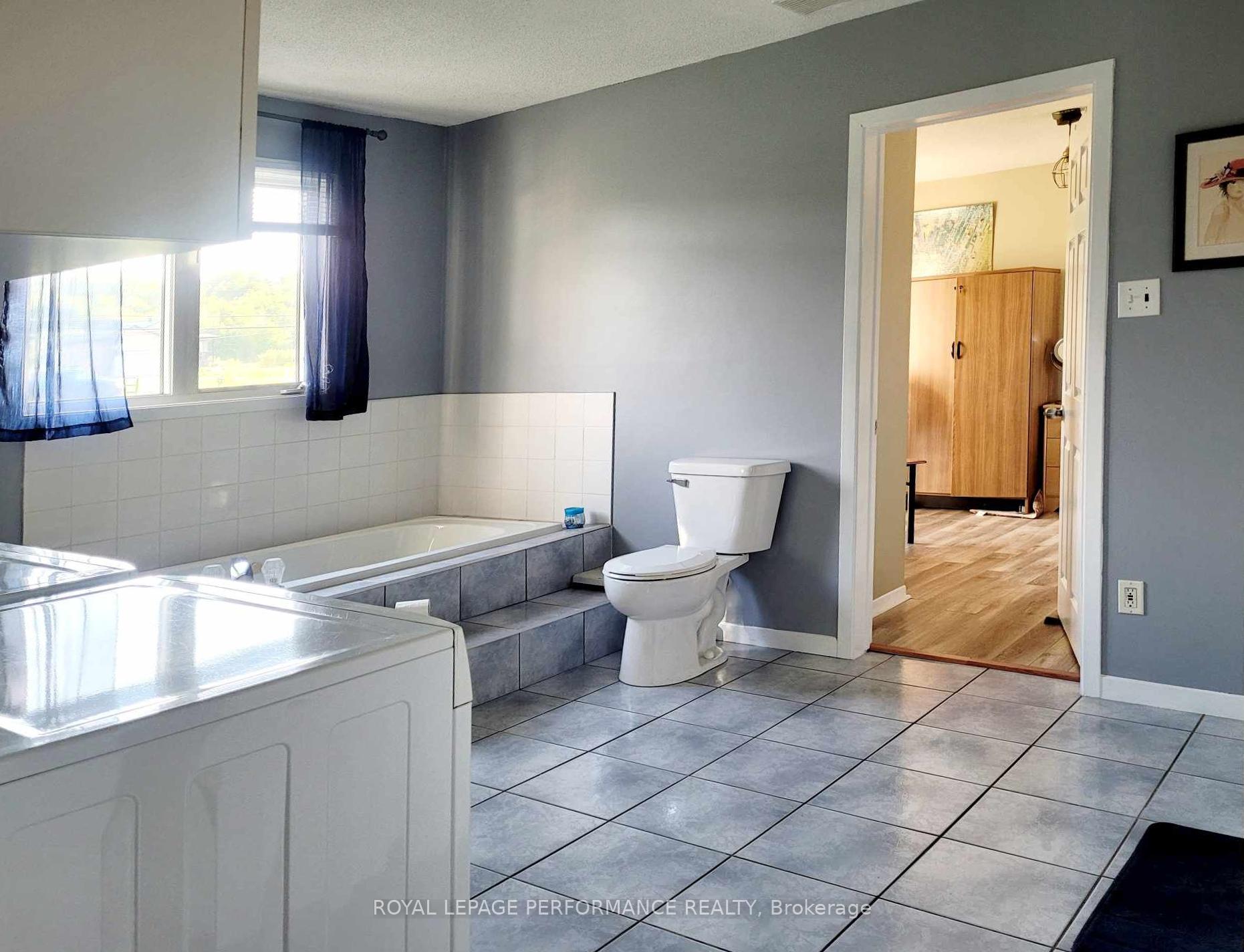 Photo 11 of Unit 11, 3265 Front Road, Champlain, Champlain Twp — HOMEH
