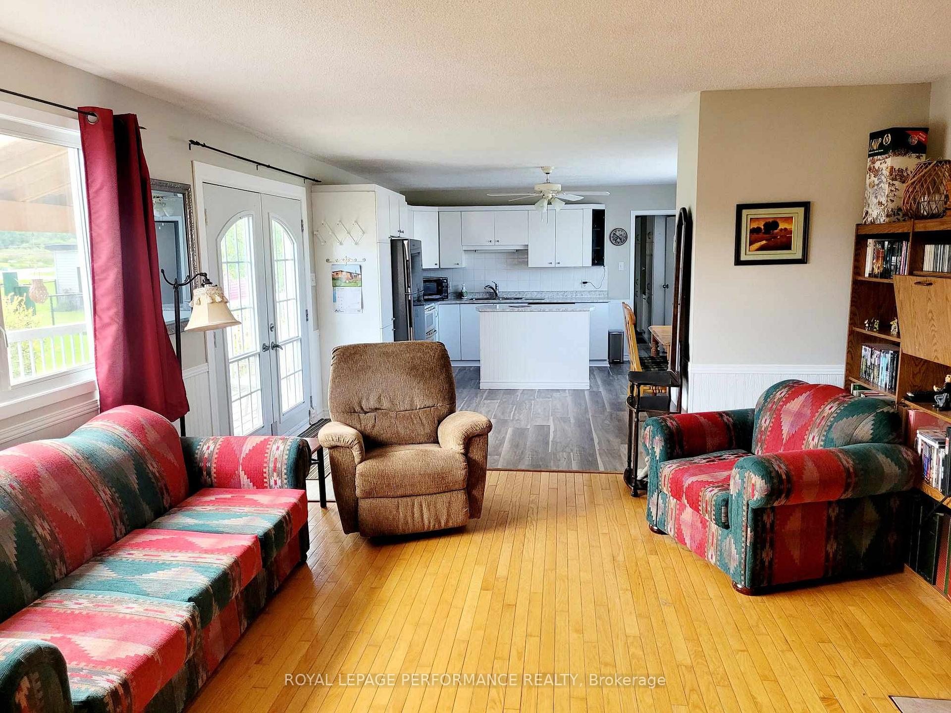 Photo 15 of Unit 11, 3265 Front Road, Champlain, Champlain Twp — HOMEH