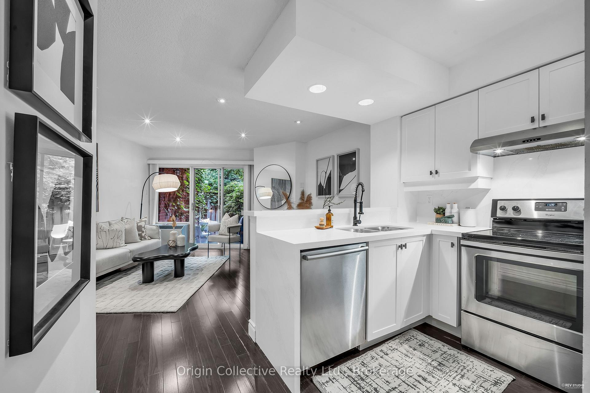 Photo 7 of Unit TH17, 166B Niagara Street, Toronto, Niagara — HOMEH
