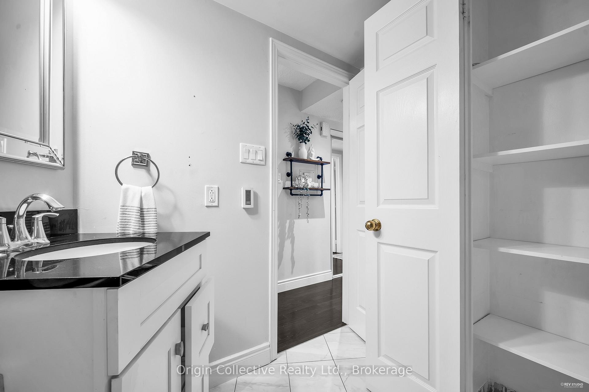 Photo 31 of Unit TH17, 166B Niagara Street, Toronto, Niagara — HOMEH