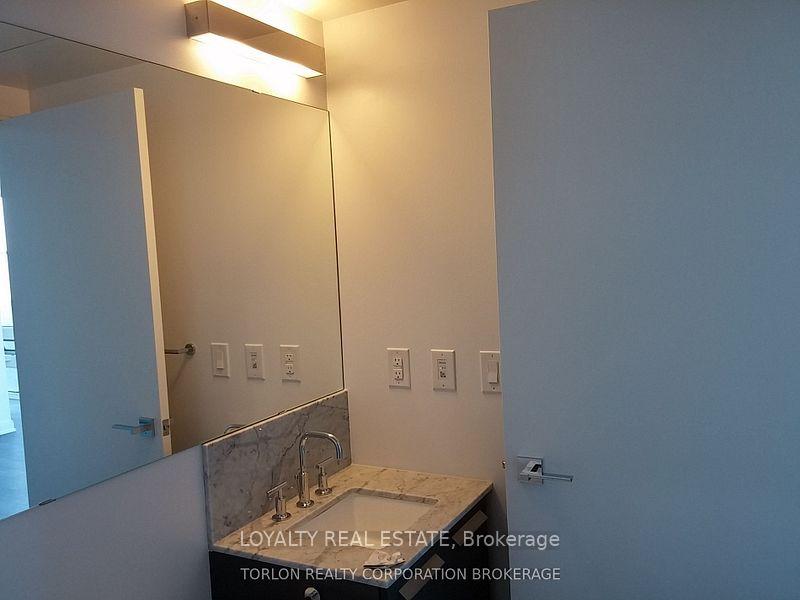 Photo 8 of Unit 4609, 42 Charles Street E, Toronto, Church-Yonge Corridor — HOMEH