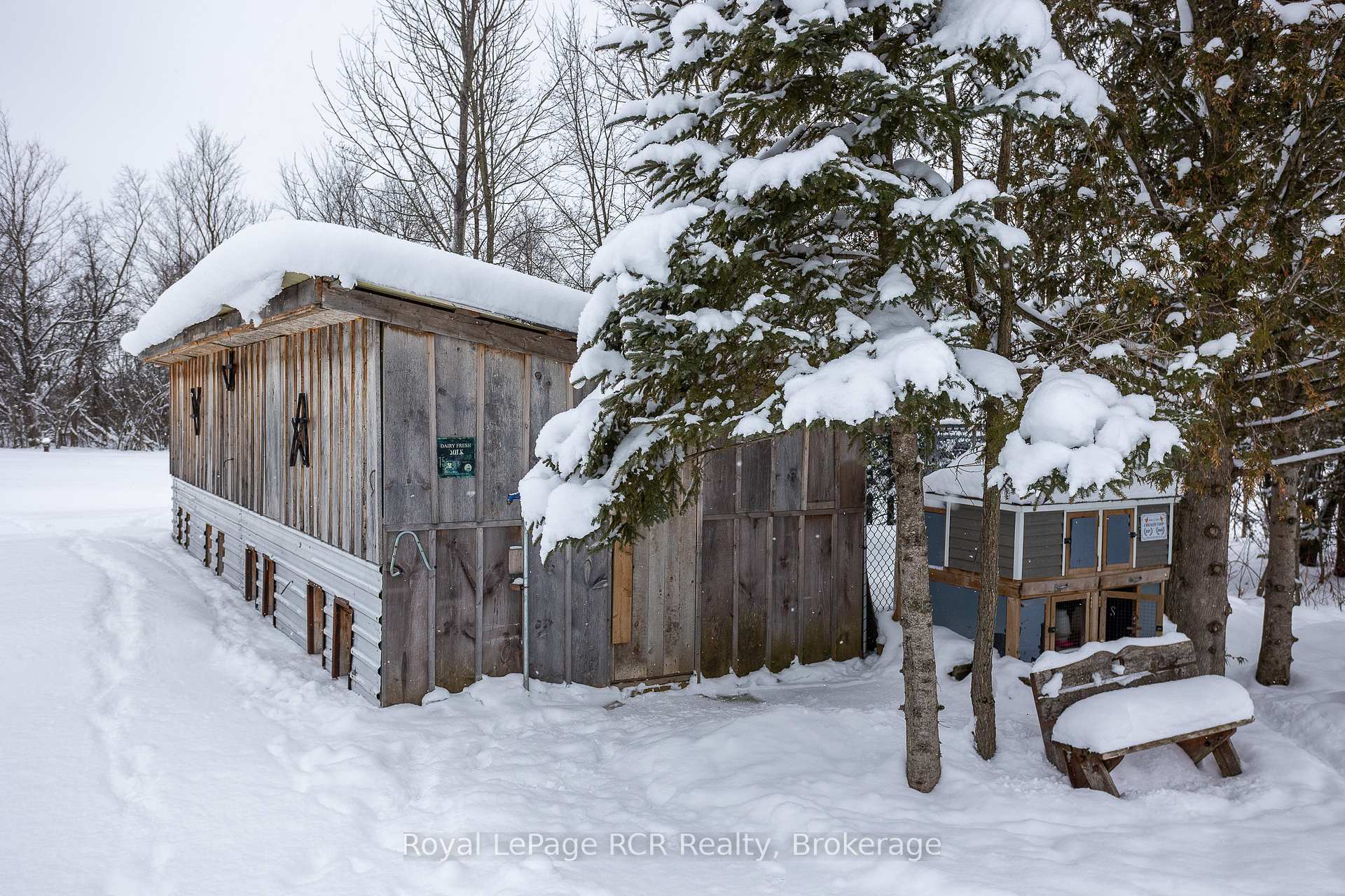 Photo 5 of 742654 Sideroad 4B, Chatsworth — HOMEH